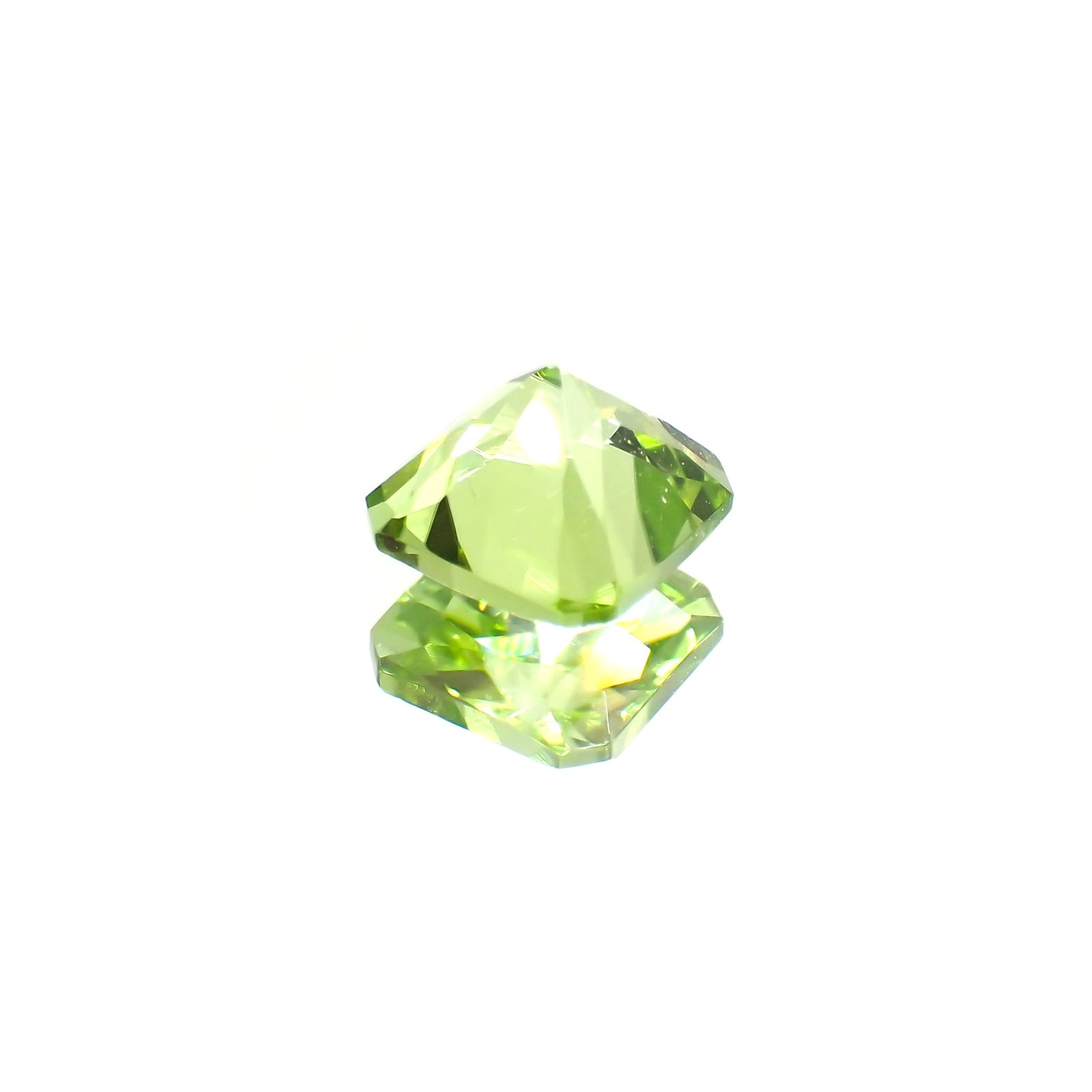 ◇アッシャーカット◇ペリドット(宝石名ペリドット) パキスタン産 1.21ct 識別済[210913483]6.1×6.1mm前後