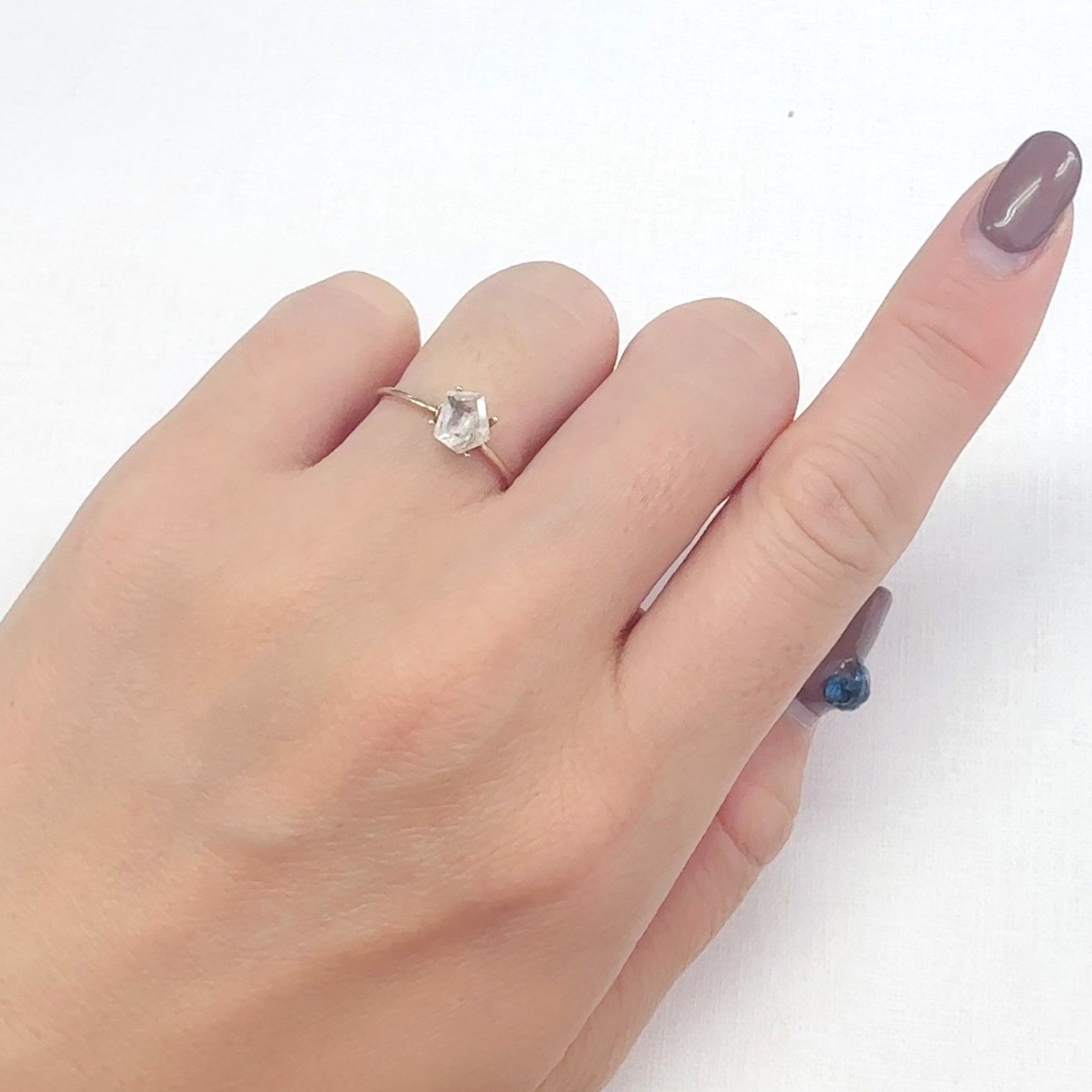 ◇カスタムカット◇ポードレッタイト(宝石名ポードレッタイト)ビルマ産 0.461ct ソ付(彩珠)[240628441]6.3x5.3mm前後