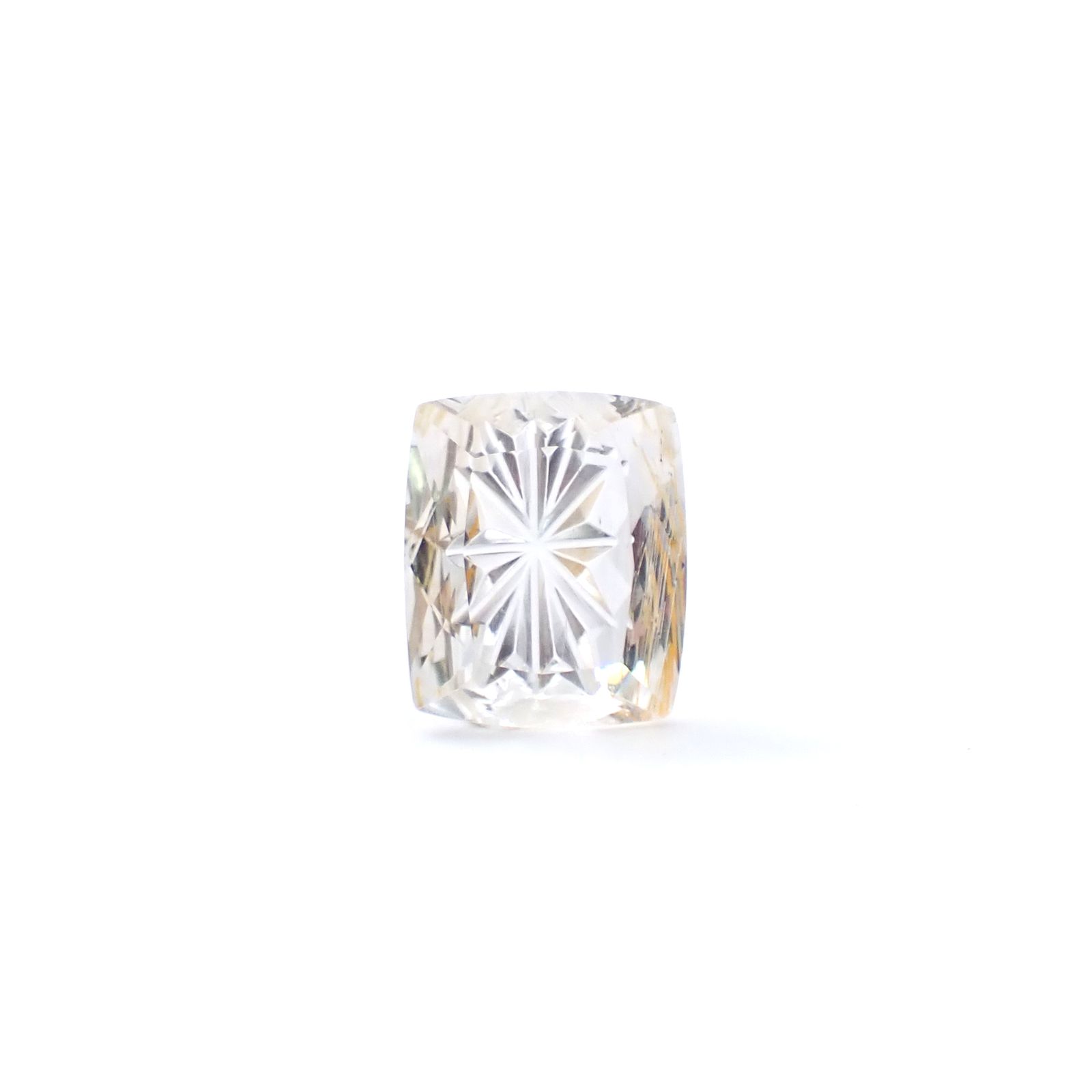 ◇甲州貴石切子Plus Three◇ニードルイントパーズ(チューブイントパーズ) ブラジル・ミナスジェライス州産 6.73ct / 12.4x10.5mm前後 [251231461]