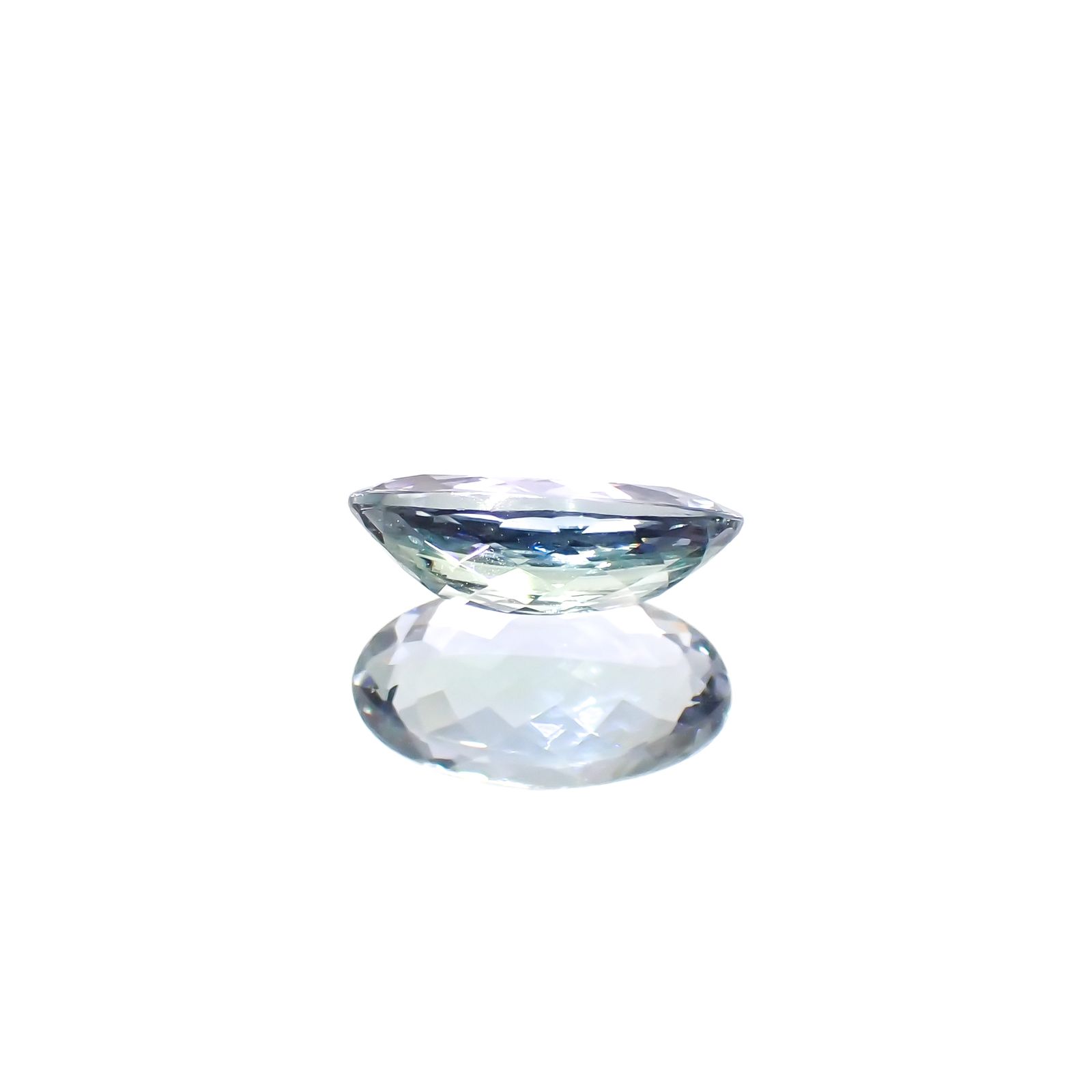 バイカラータンザナイト(宝石名タンザナイト)タンザニア産 1.35ct 識別済[231224649]9.8x5.5mm前後