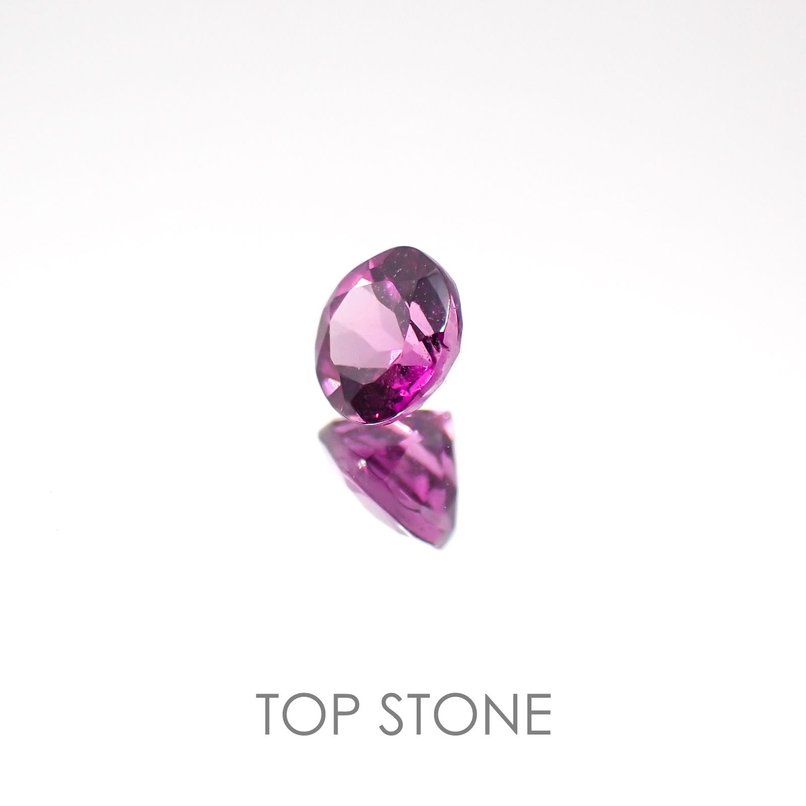 マラヤガーネット タンザニア産 ルース 0.36ct[20117595]4.1×4mm前後