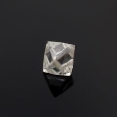 ソーヤブルダイヤモンド 原石(トライゴンあり・薄/Trigon) ロシア産 0.085ct[230923471]2.7x2.6mm前後