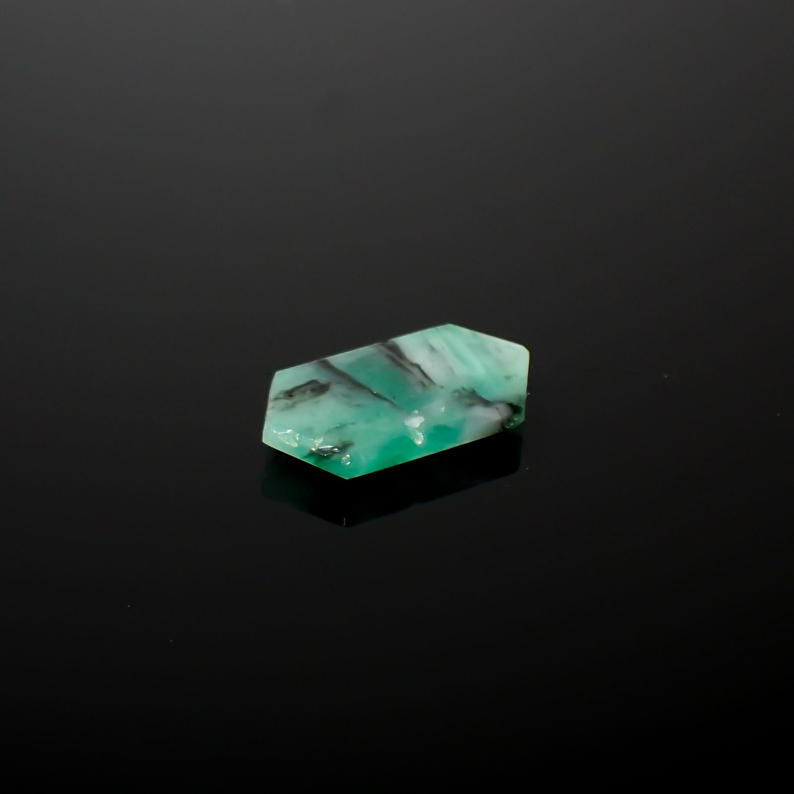 ◇カスタムカット◇エメラルド ブラジル産 2.97ct[240326487]15.6x8.2mm前後