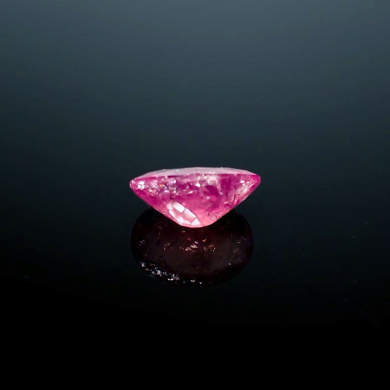 ペツォッタイト(ラズベリル)(宝石名ペツォッタイト)マダガスカル産 4.145ct ソ付(彩珠)[241029299]12.5x9.5mm前後