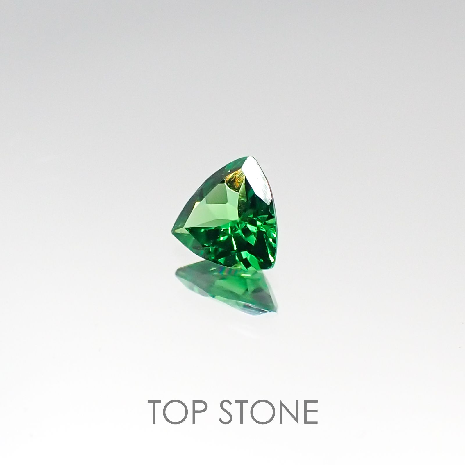 ツァボライト タンザニア産 ルース 0.23ct[20095712]4.1×4mm前後