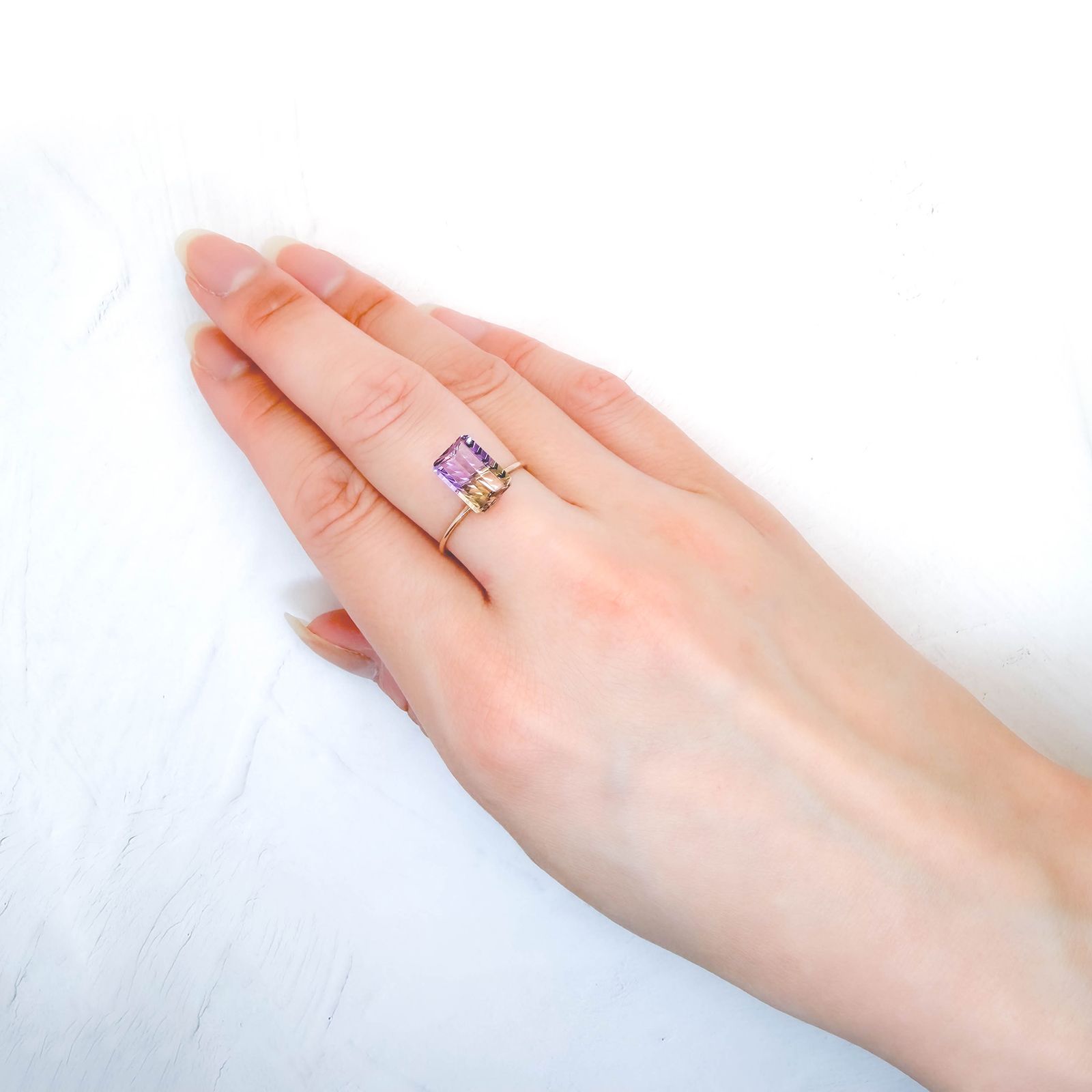 ◇カスタムカット◇アメトリン ブラジル/ボリビア産 2.42ct / 10.1x7.1mm前後 [260632316]