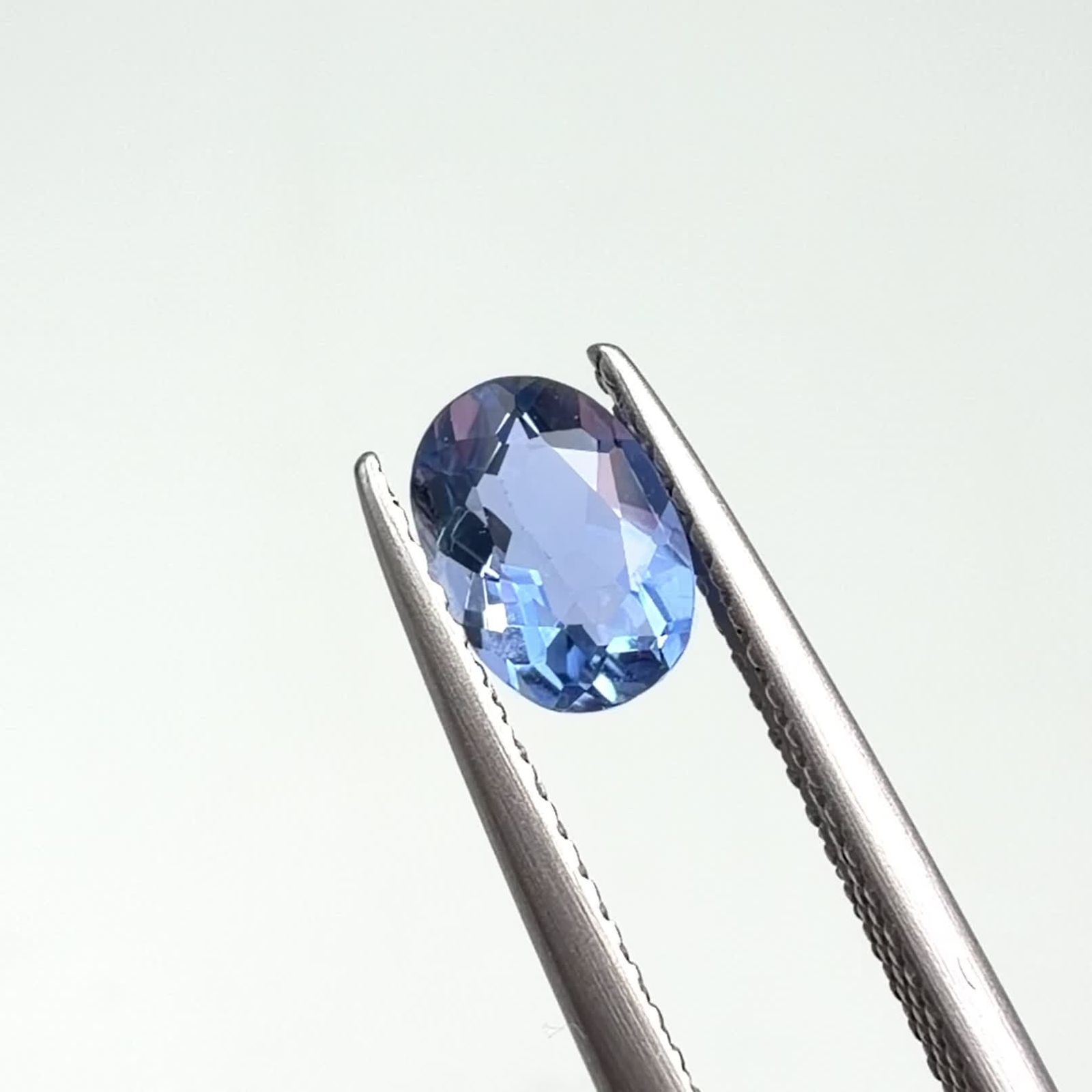 カラーチェンジフローライト ブラジル産 0.93ct / 7.1x5.1mm前後
