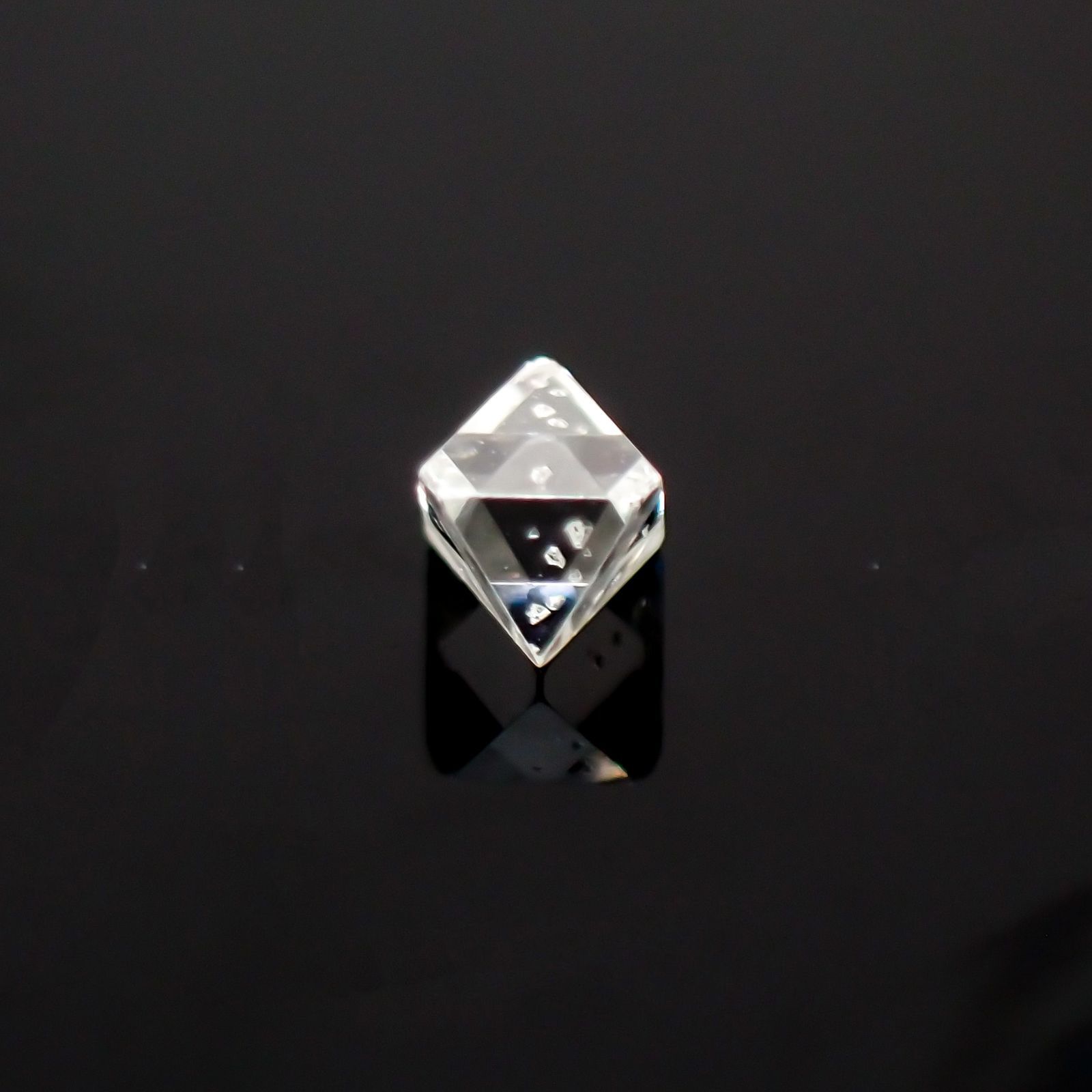 ソーヤブルダイヤモンド 原石 ロシア産 ルース 0.047ct[210410551]2.4×2.3mm前後