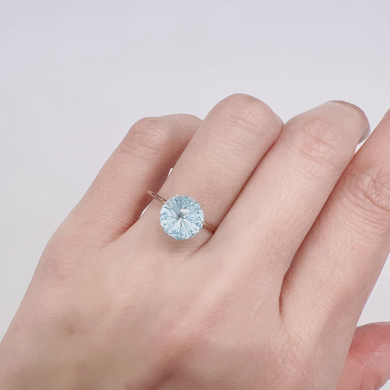 ◇カスタムカット◇ブルートパーズ ブラジル産 3.38ct[221219360]8.3x8.3mm前後