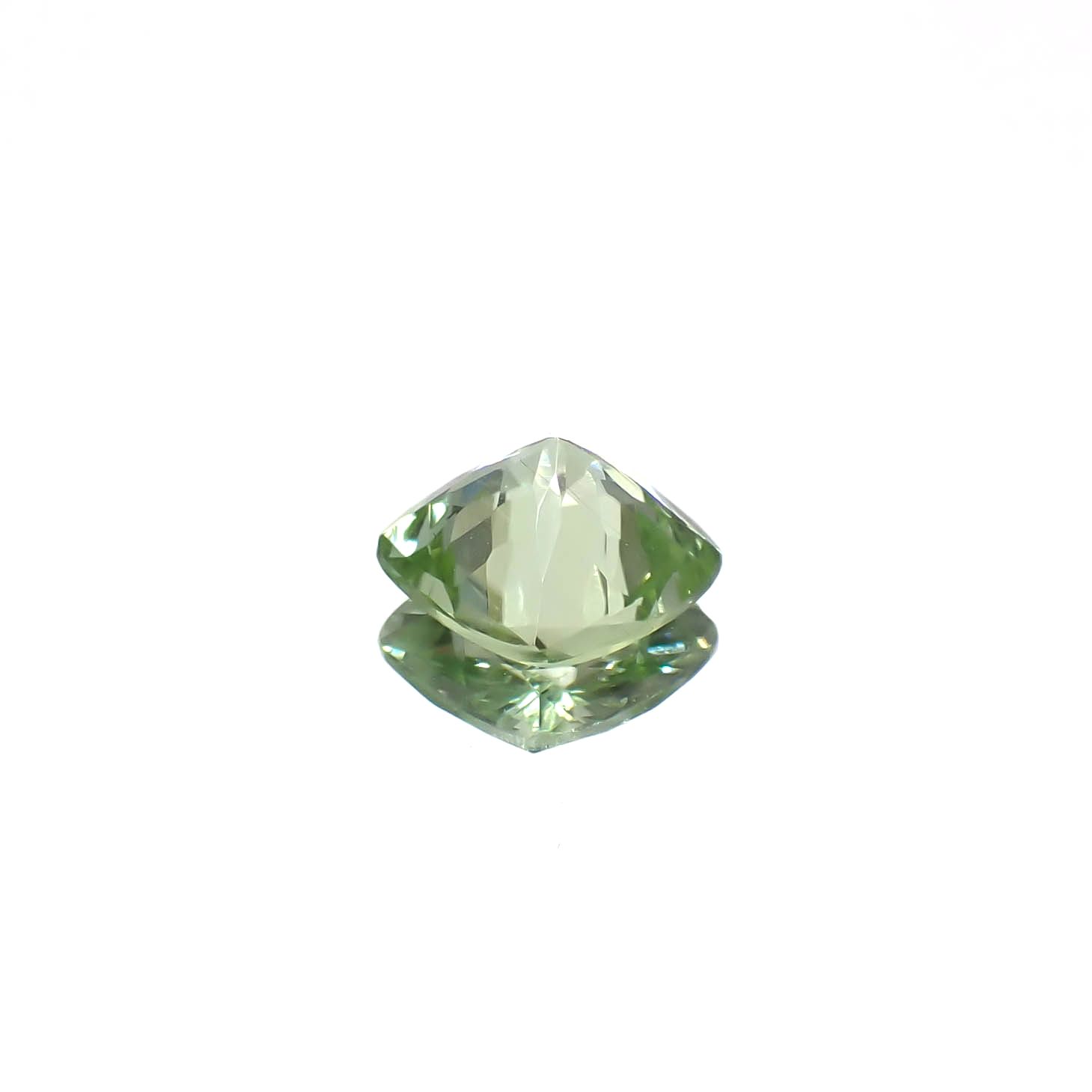 ペリドット(宝石名ペリドット)パキスタン/ノルウェー産 1.385ct ソ付(彩珠)[240728515]7.2x7.1mm前後