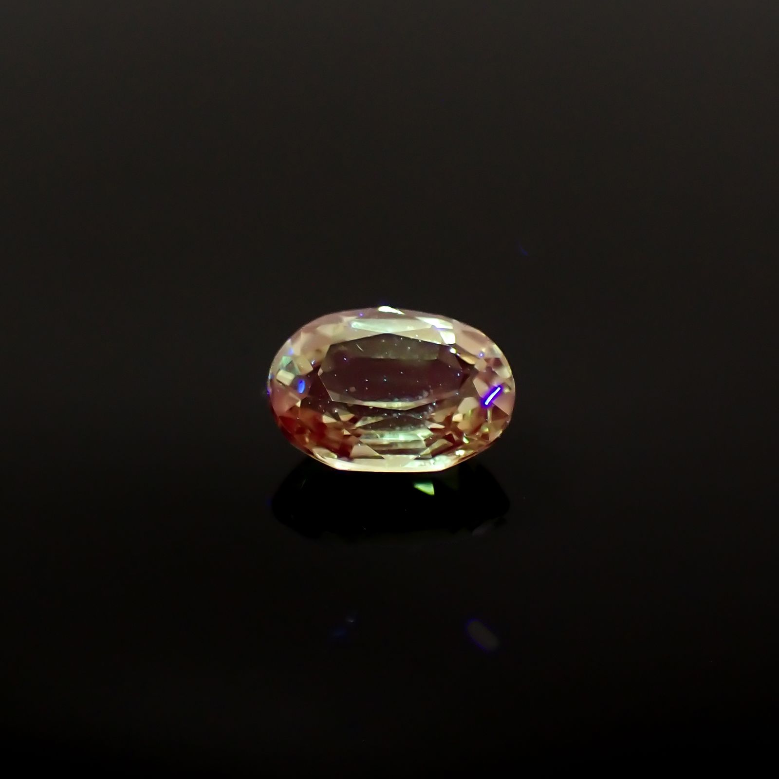 バナジウムクリソベリル(宝石名クリソベリル)マダガスカル産 0.701ct ソ付(日独)[240527637]6.11x4.44mm前後