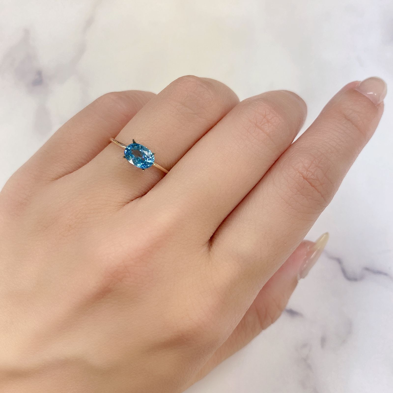 ブルージルコン(宝石名ジルコン) カンボジア産 1.35ct 識別済[20063104]7.1×5mm前後