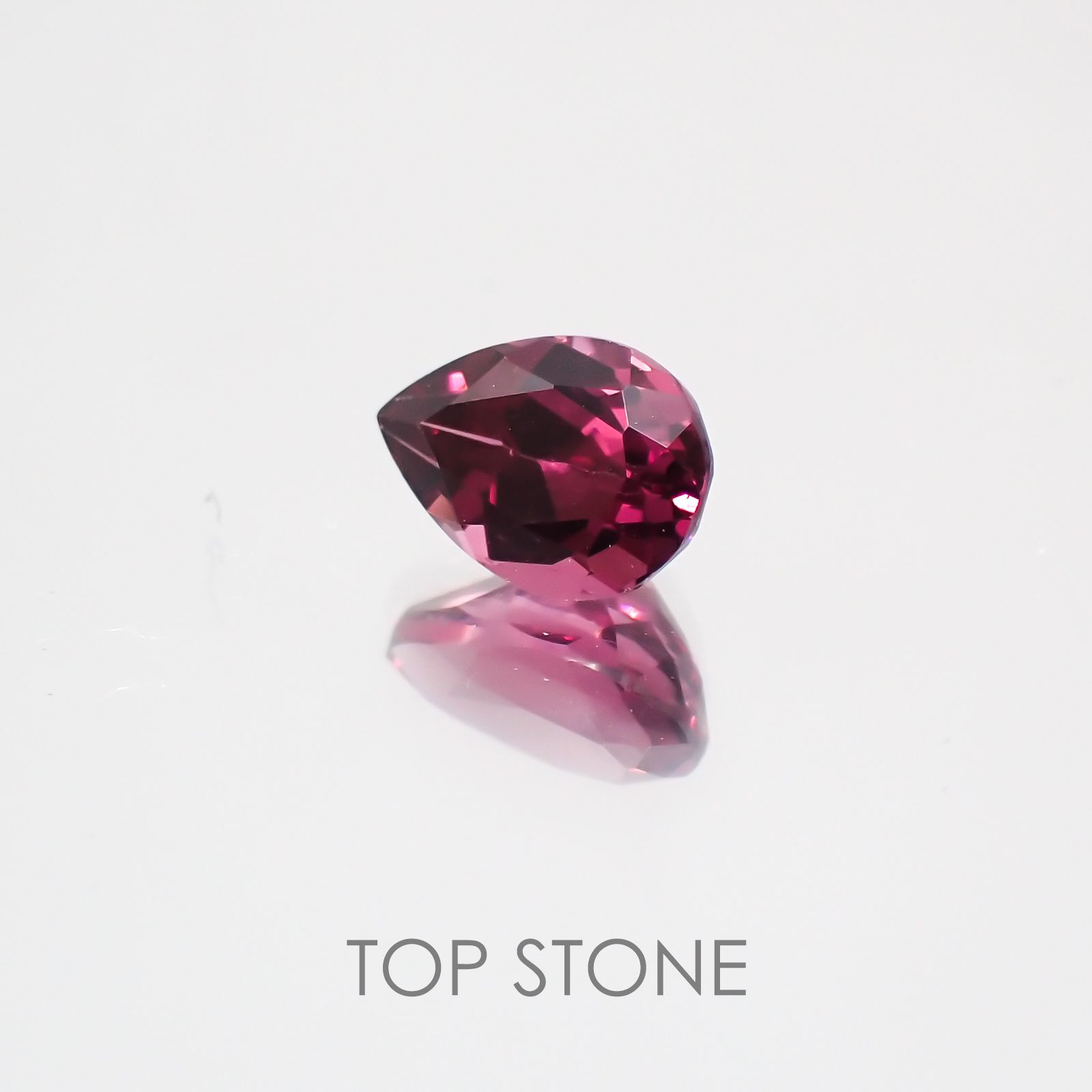 カラーチェンジマラヤガーネット タンザニア産 ルース 0.9ct[21059659]6.6×4.6mm前後