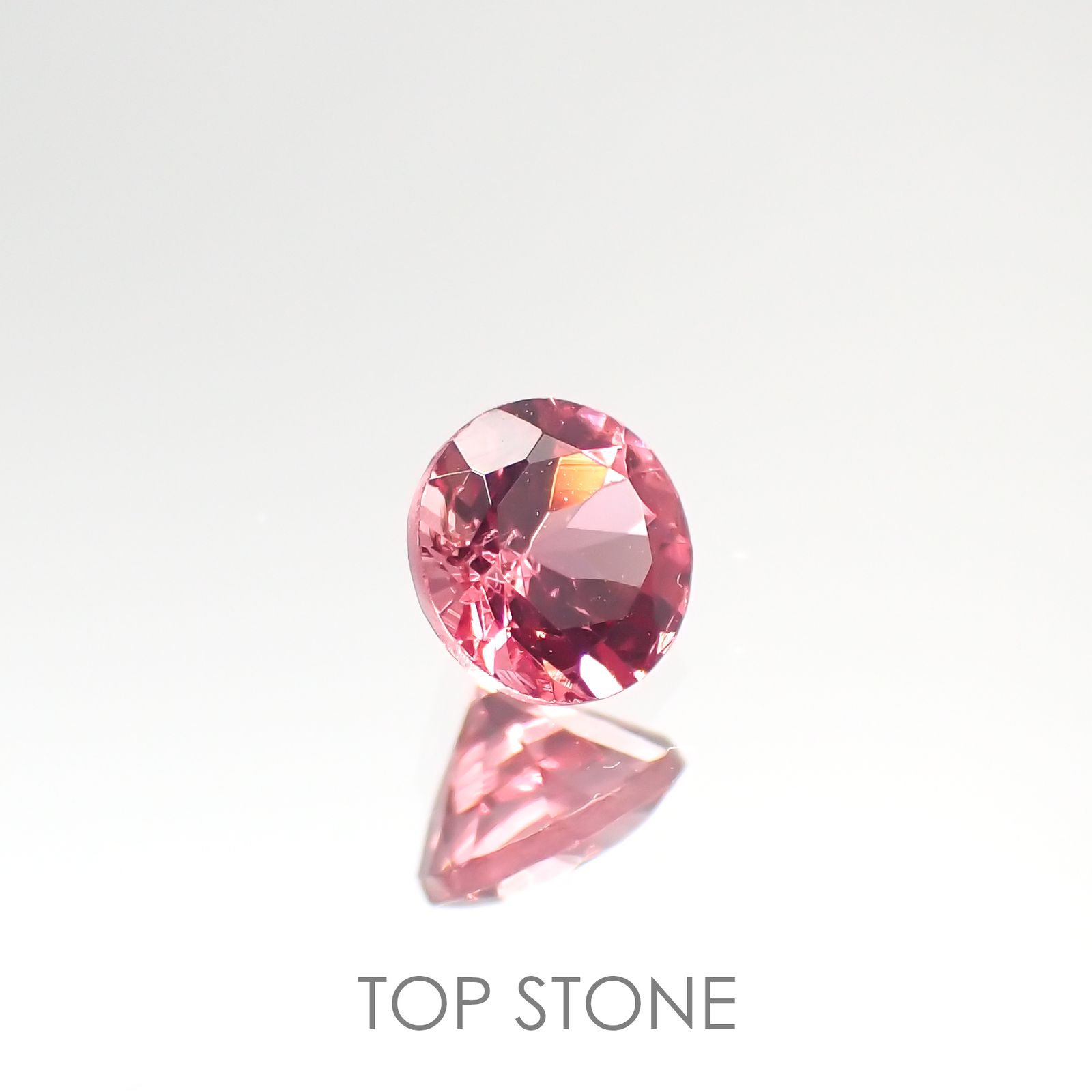ホットピンクスピネル タンザニア産 ルース 0.32ct[210812590]3.9×3.9mm前後