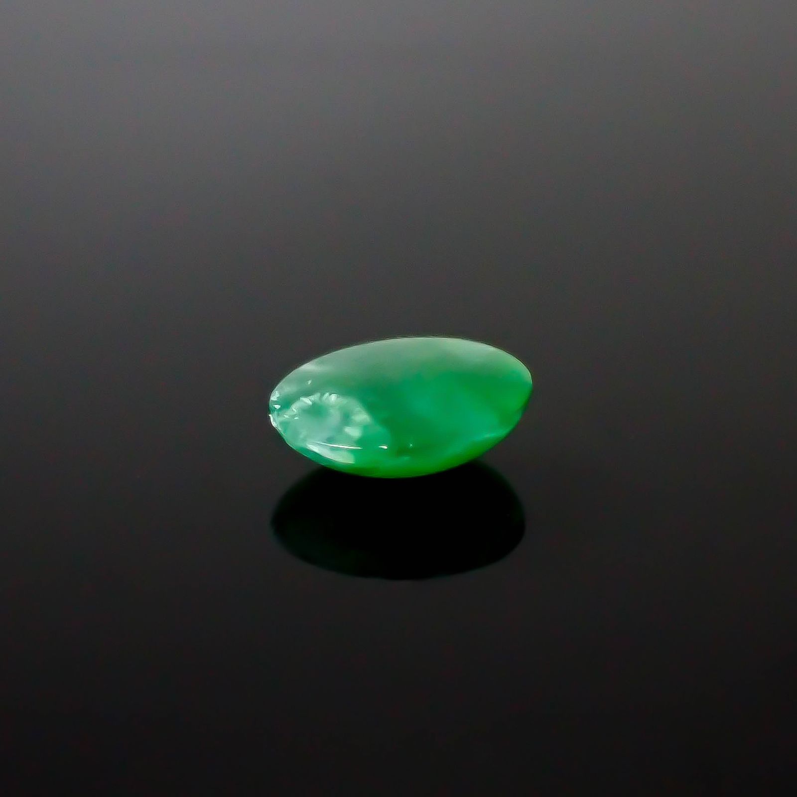 翡翠 ビルマ産 0.58ct [250430308]6.4x4.8mm前後