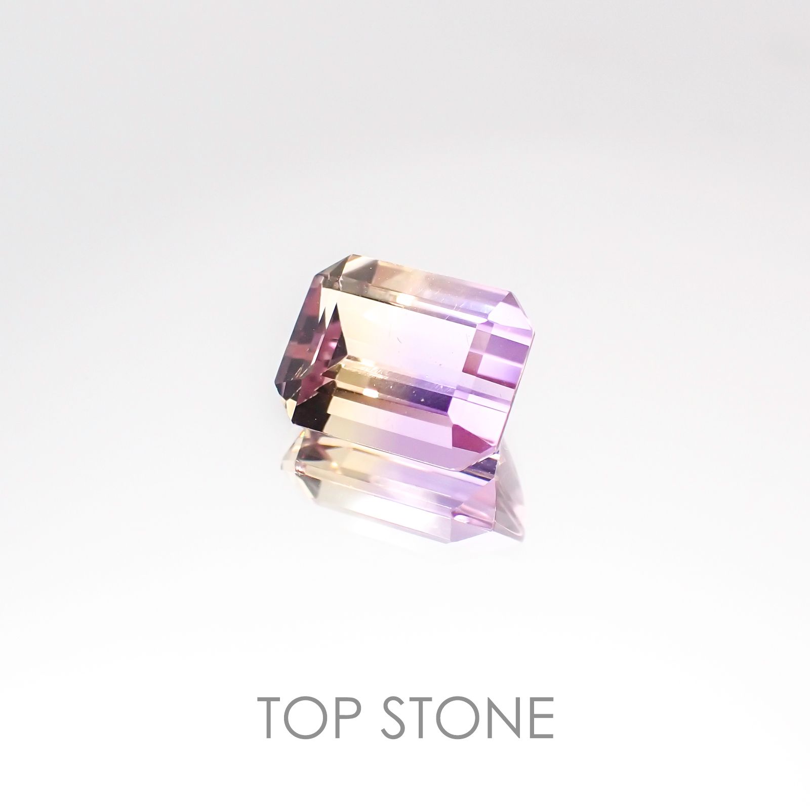 アメトリン(宝石名バイカラー・クォーツ/別名アメトリン) ボリビア産 2.21ct 識別済[20106894]9.1×6.9mm前後