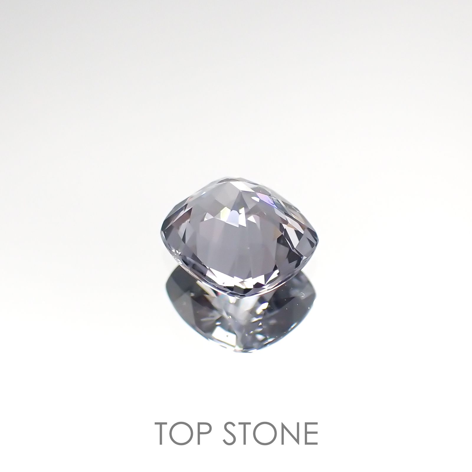 プラチナスピネル ビルマ産 ルース 0.74ct[210812845]5.5×5.1mm前後