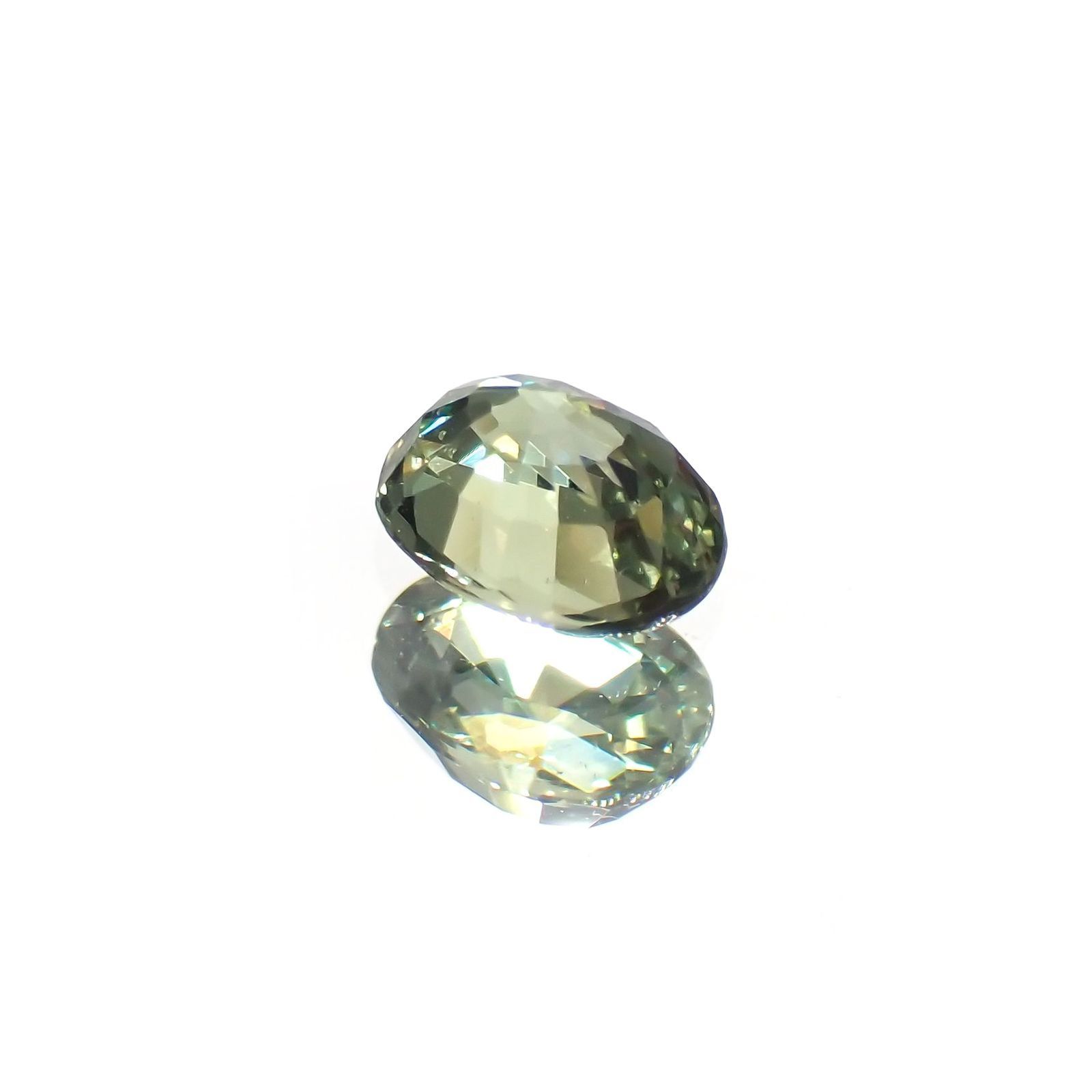 グリーンクリソベリル(宝石名クリソベリル)スリランカ/マダガスカル産 識別済 0.33ct / 4.5x3.4mm前後 [260514476]