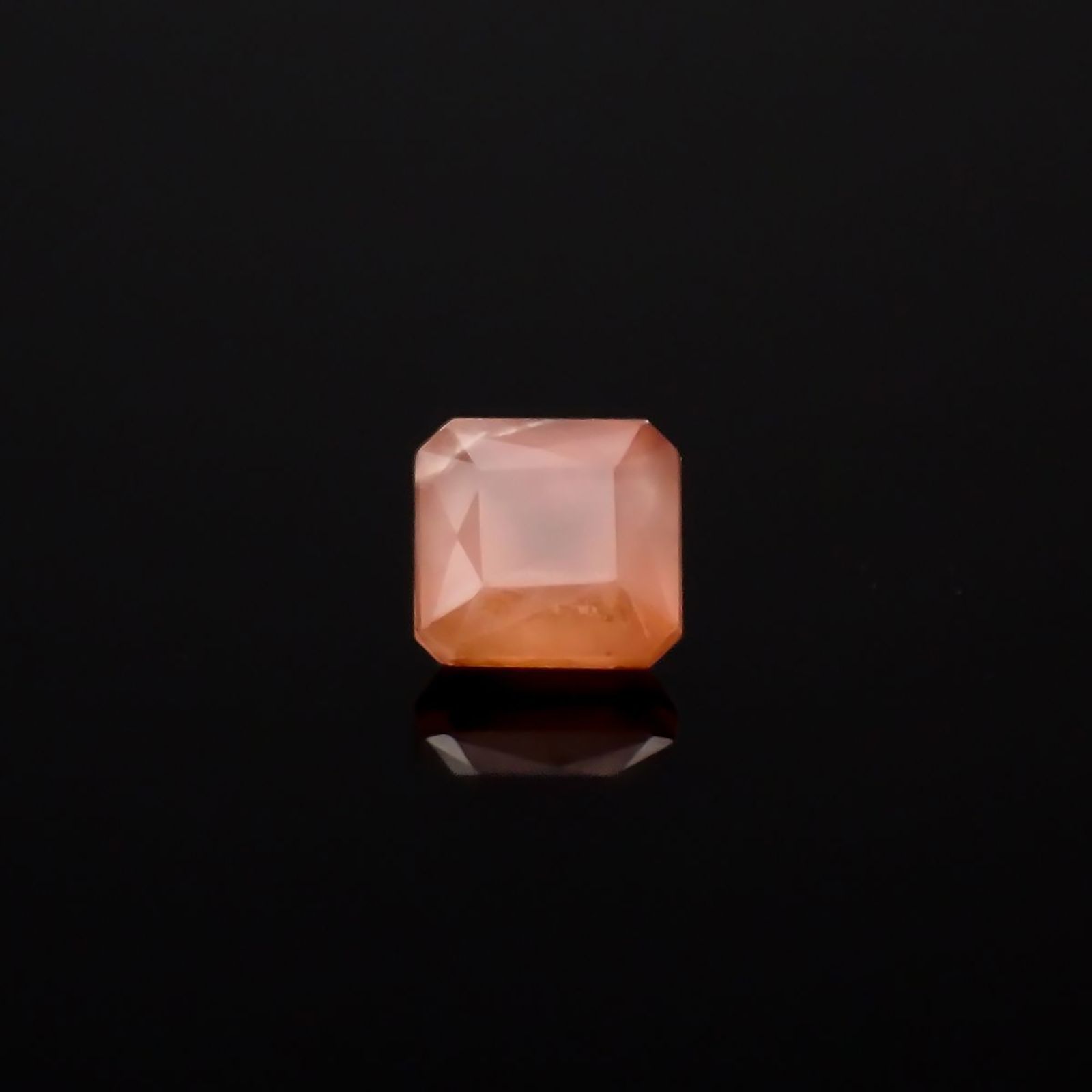 ロードクロサイト 日本・北海道産 0.53ct [240125339]4.3x4.2mm前後