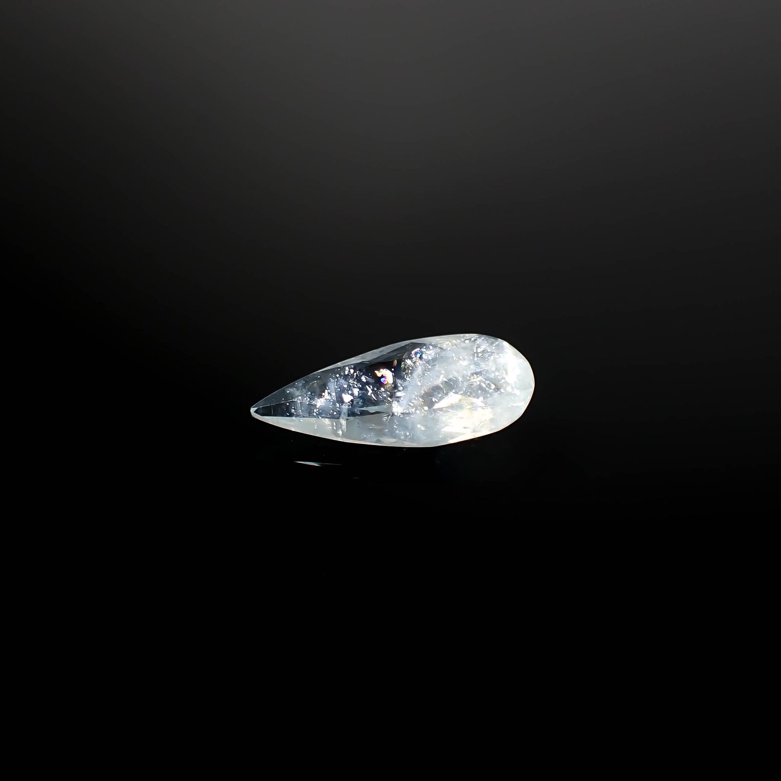 イリデッセンスアクアマリン ブラジル産 1.61ct [250730834]14.5x6.1mm前後