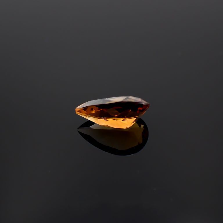 ゴールデンアイオライト(宝石名コーディエライト)マダガスカル産 1.43ct 識別済[230220346]10.7x6.6mm前後