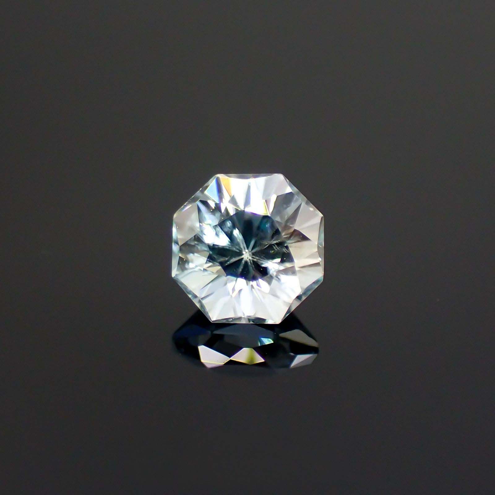◇オクタゴンカット◇アイスブルージルコン(宝石名ジルコン)カンボジア産 0.81ct 識別済[220716828]4.9x4.9mm前後