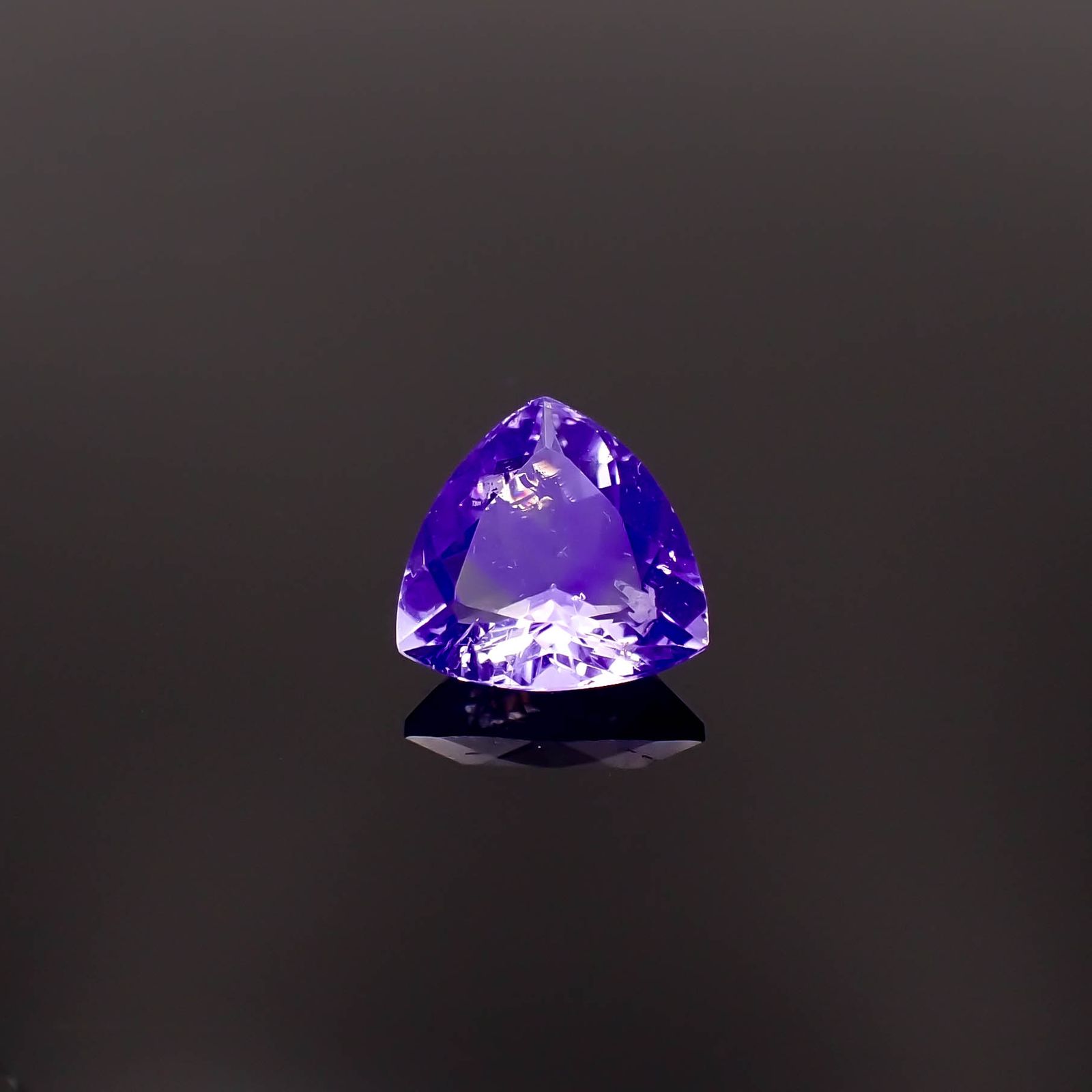 フローライト フルオレッセンス イギリス・ロジャリー鉱山産 1.72ct[240326603]8.1x8.1mm前後
