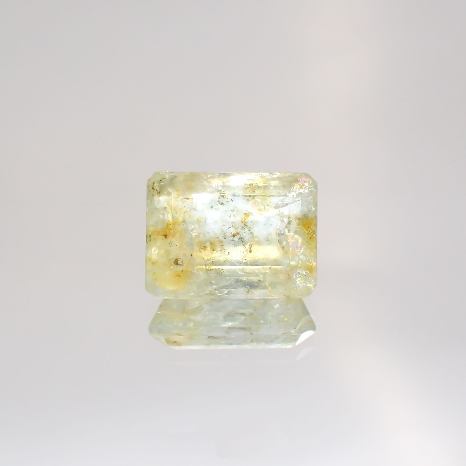 オーロラアクアマリン ブラジル産 7.21ct [220114402]13.6x10.2mm前後