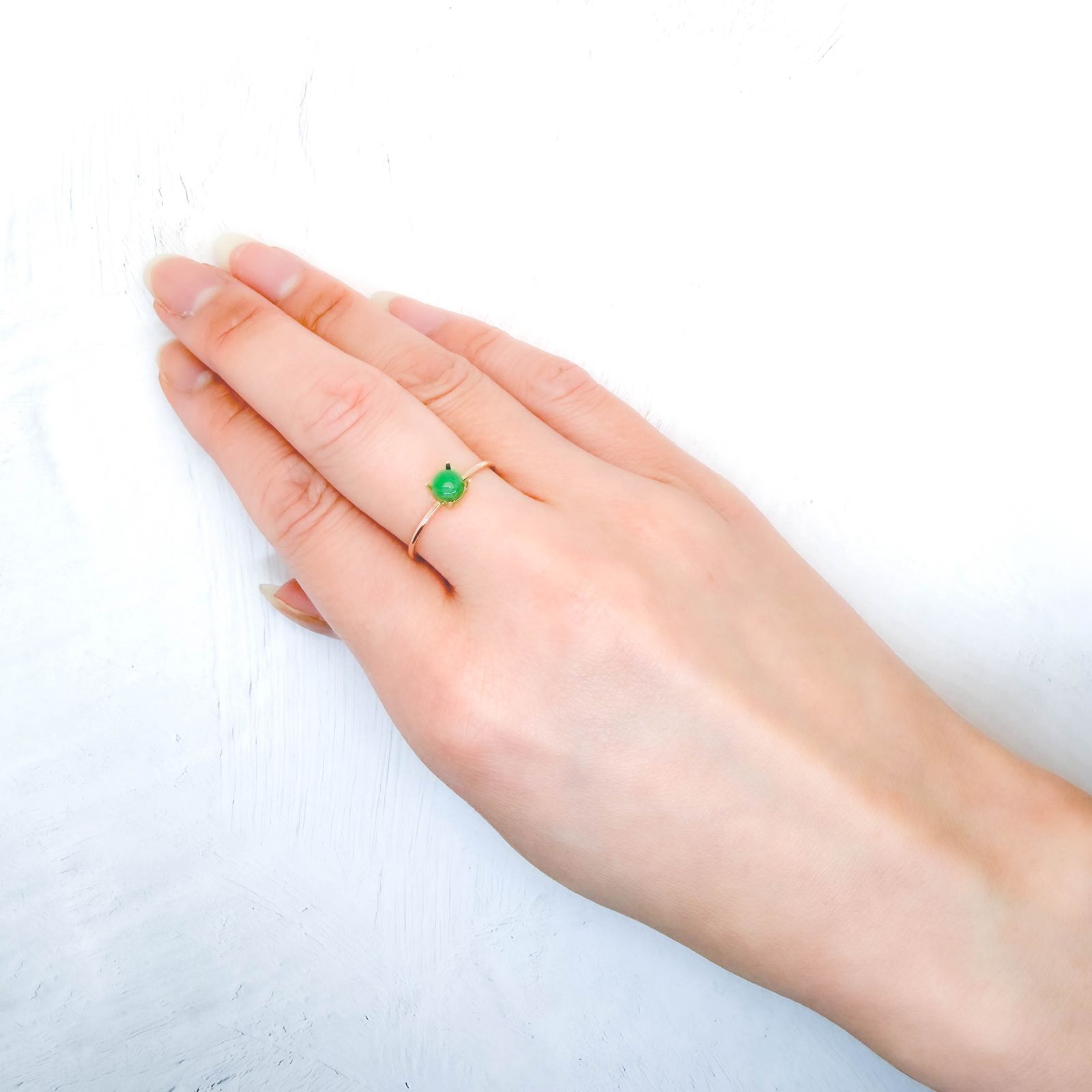 翡翠 ビルマ産 0.48ct / 4.7x4.7mm前後 [260532115]