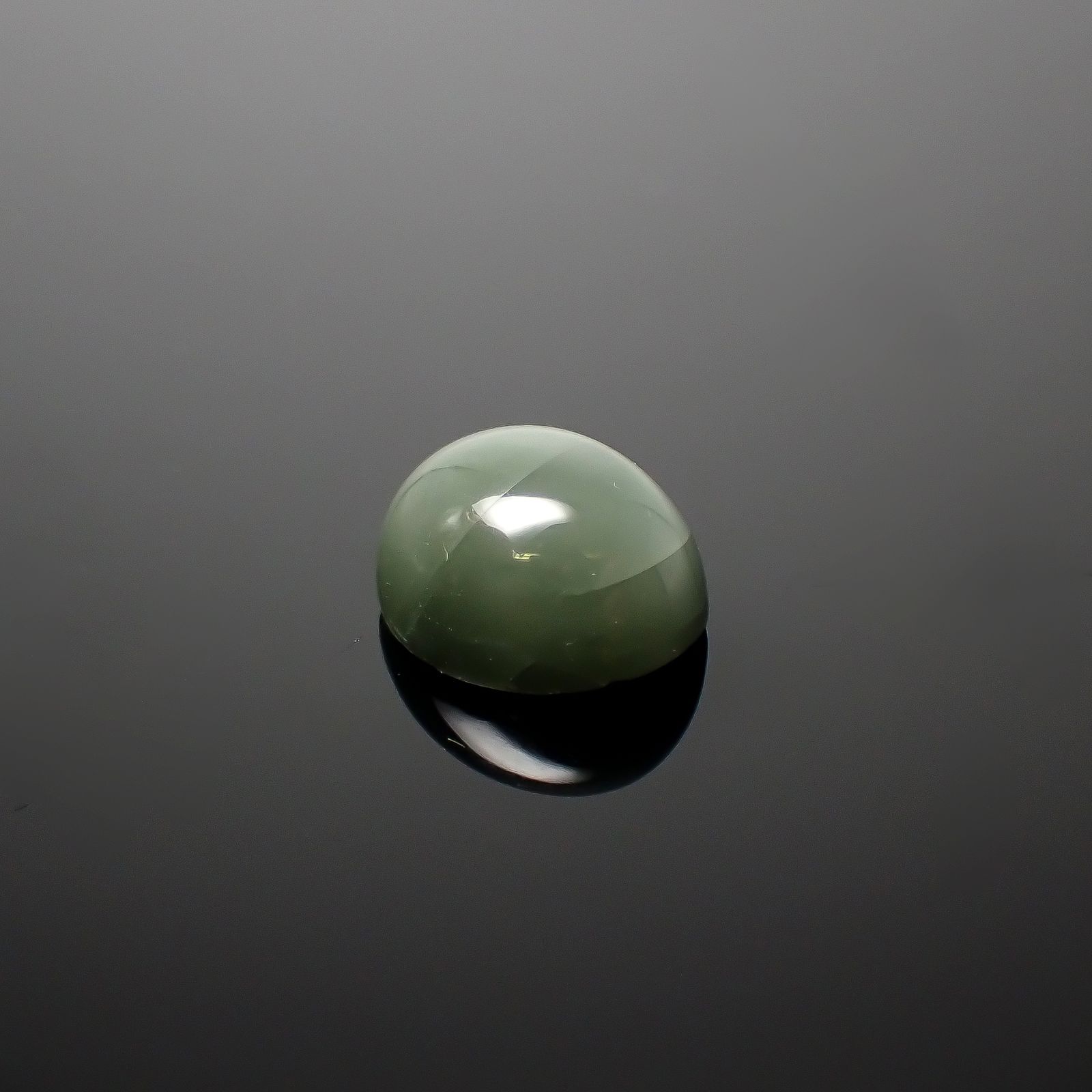 グリーンアパタイトキャッツアイ ブラジル産 7.81ct[240427180]12.5x10.4mm前後