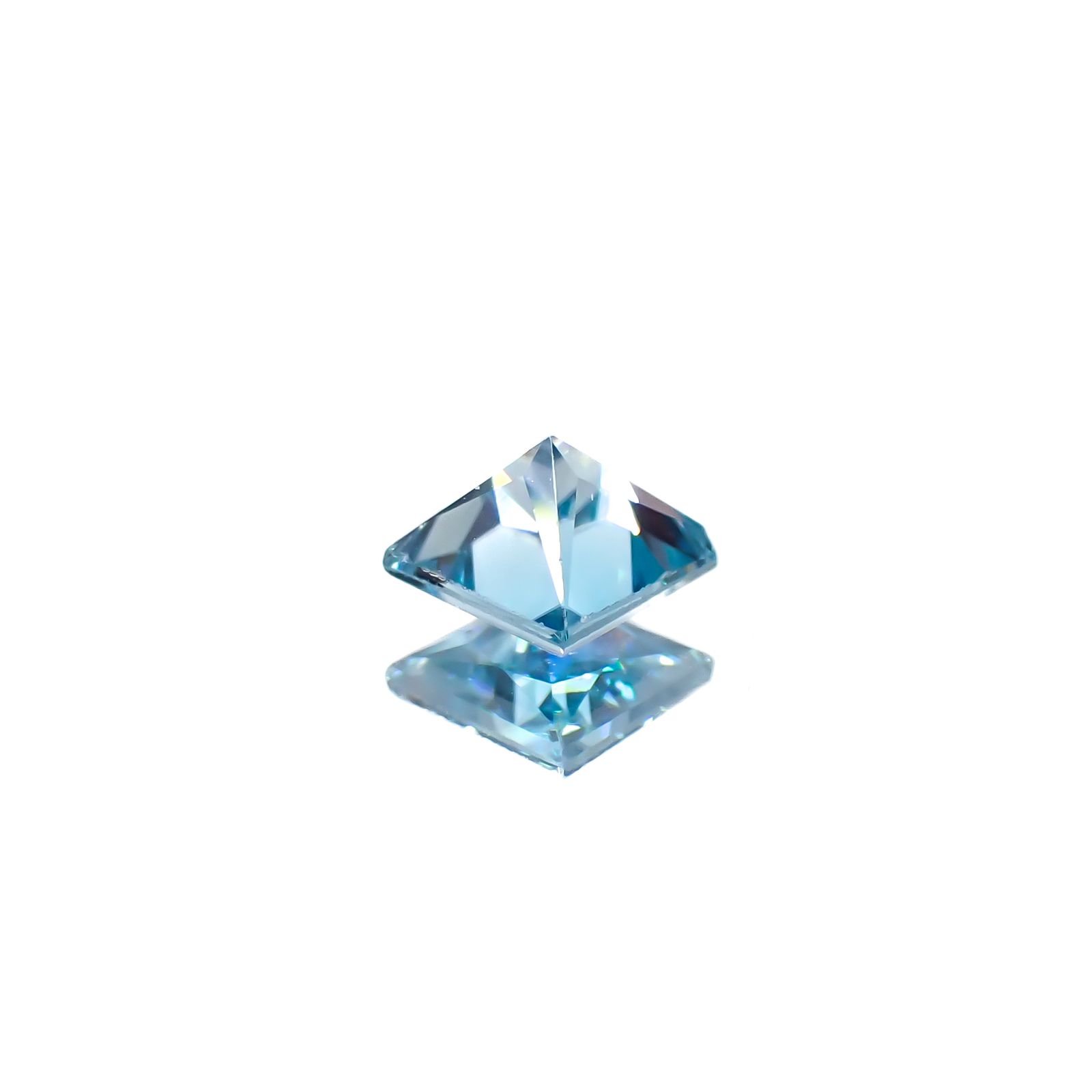 ◇プリンセスカット◇ブルージルコン カンボジア産 0.51ct[240728504]4x3.9mm前後
