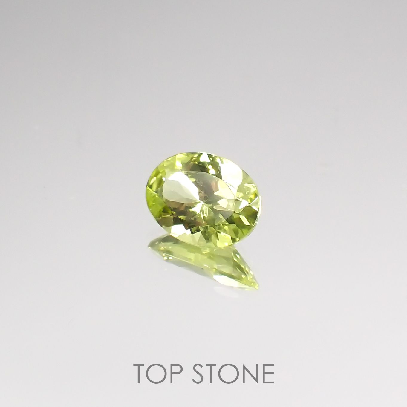パロットクリソベリル(宝石名クリソベリル) インド産 0.74ct 識別済[210711519]7×5mm前後