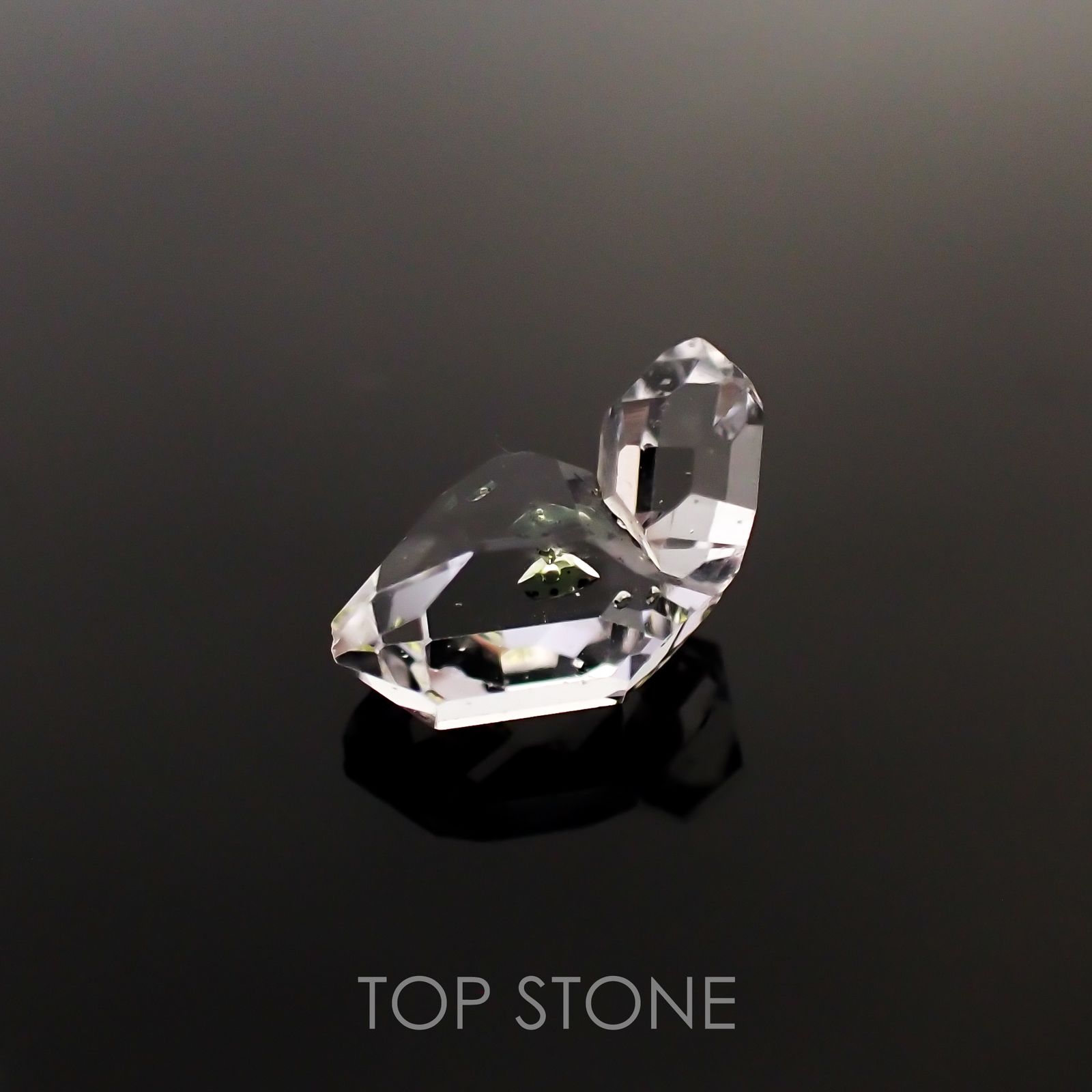 オイルインクォーツ パキスタン産 原石・結晶 2.91ct[210611078]12.5×6.8mm前後
