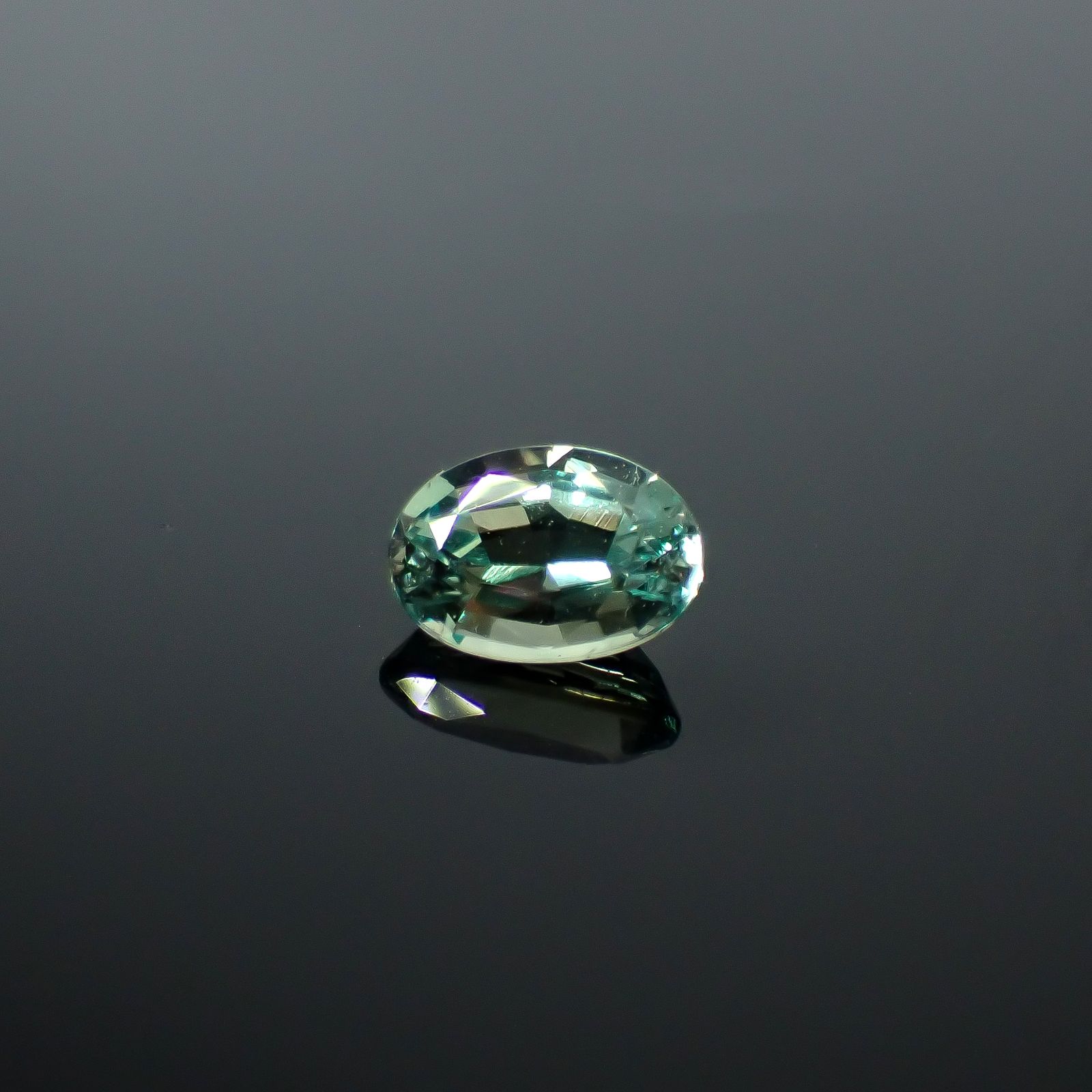 アレキサンドライト(宝石名アレキサンドライト)ブラジル産 GIA鑑付 0.63ct / 6.08x4.24mm前後 [251031288]