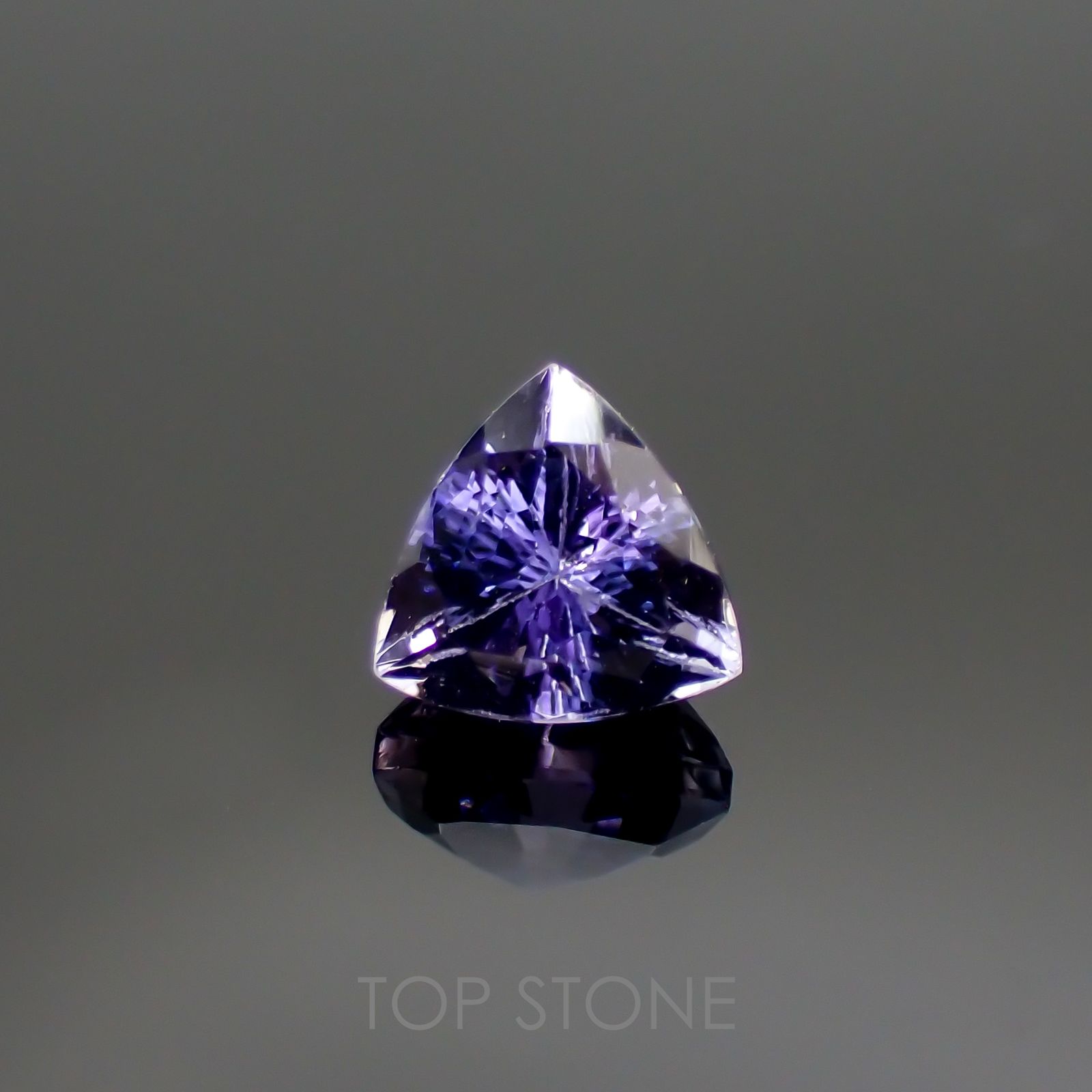 タンザナイト(宝石名タンザナイト) タンザニア産 0.852ct ソ付