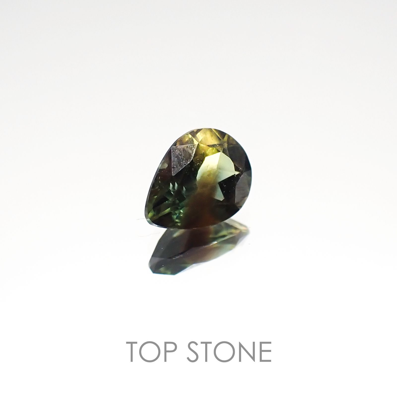ゴールドシーンサファイア 非加熱(宝石名シーン・サファイア) ケニア産 0.652ct ソ付(彩珠)[20107118]6.2×4.7mm前後