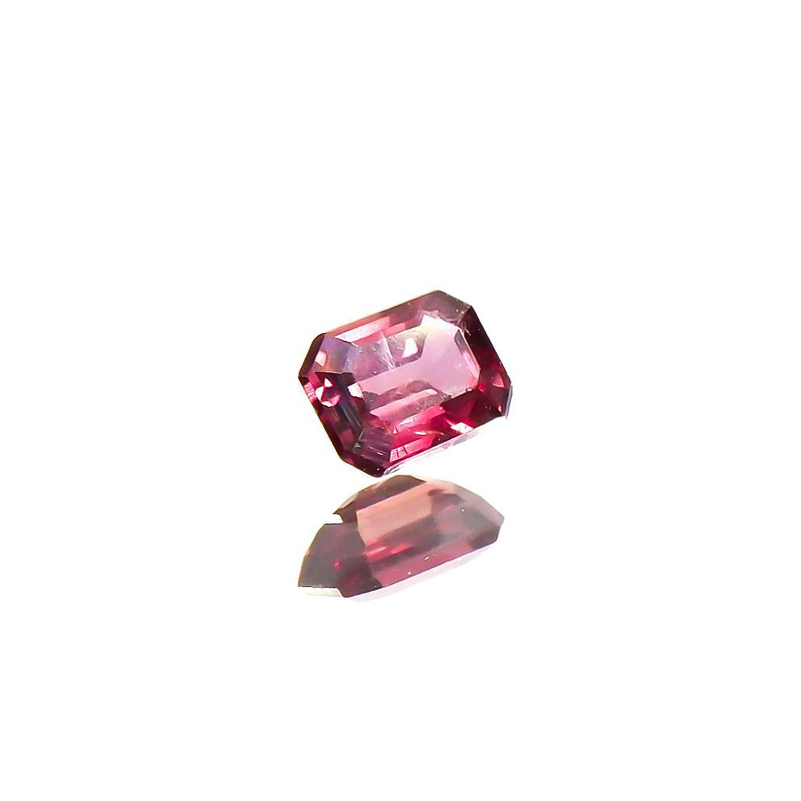 ルビー(宝石名ルビー)タンザニア産 0.21ct 識別済[220115050]3.6x2.7mm前後