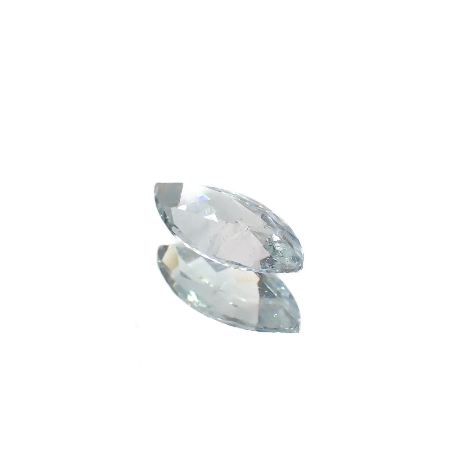 ジェレメジェバイト(宝石名エレメジェバイト)ナミビア産 0.39ct 識別済[220616314]7.3x3.6mm前後