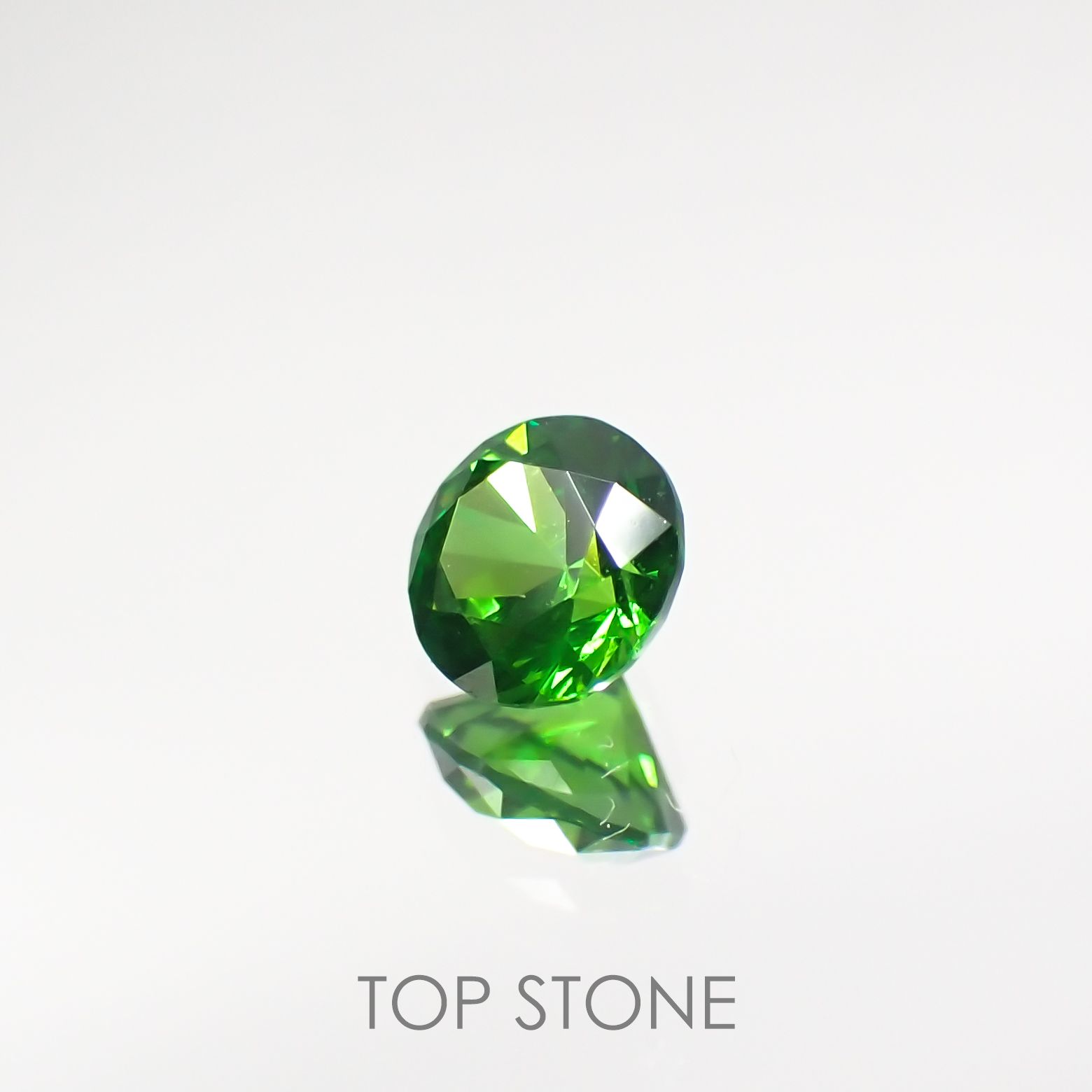 デマントイドガーネット(宝石名デマントイド・ガーネット) ロシア産 0.145ct ソ付(彩珠)[210712084]3.1×3.1mm前後