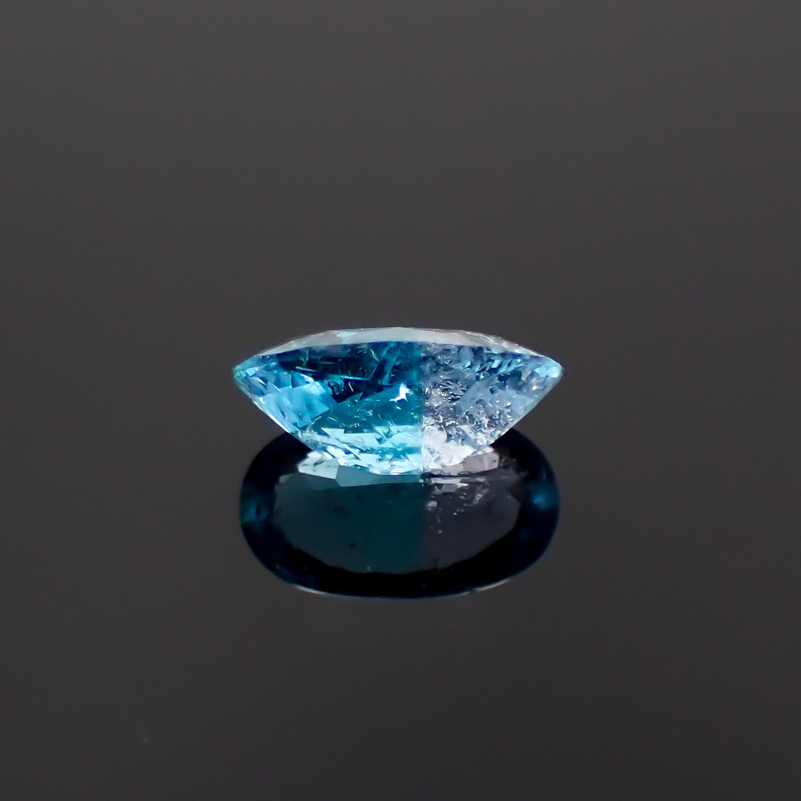 バイカラーパライバトルマリン(宝石名トルマリン/別名パライバ・トルマリン)ブラジル産 0.34ct GIA鑑付[231023683]5.93x3.62mm前後
