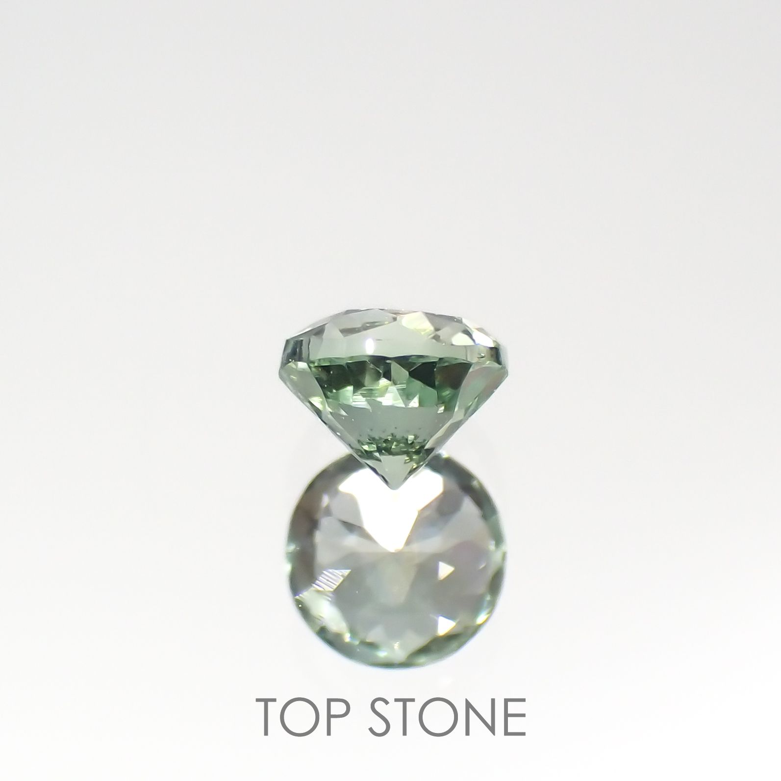 バナジウムコーネルピン(宝石名コーネルピン)タンザニア・タンガ州産 0.19ct 識別済[220716907]3.4x3.4mm前後