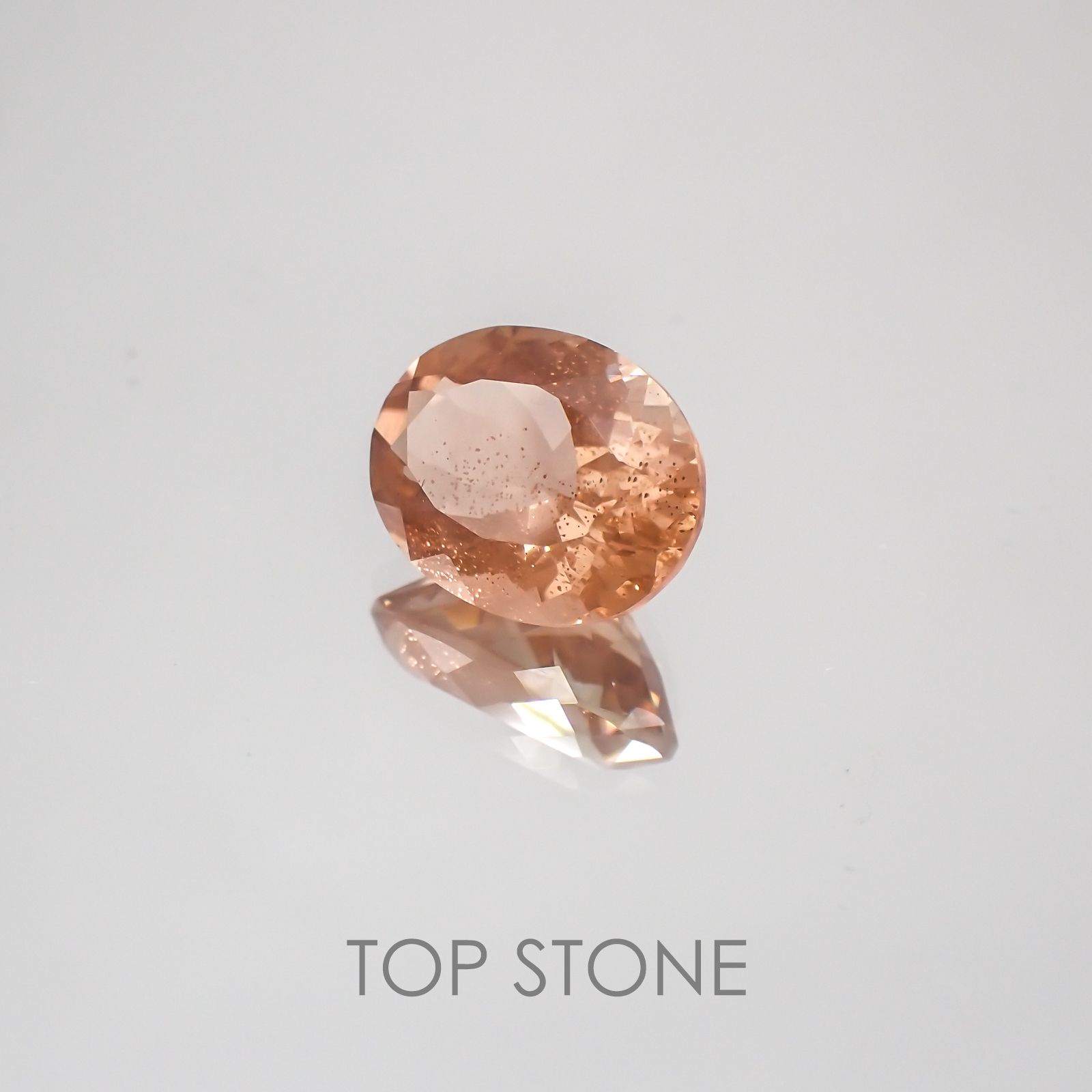オレゴンサンストーン(宝石名ラブラドライト) アメリカ・オレゴン州産 1.72ct 識別済[210410378]9×7.2mm前後