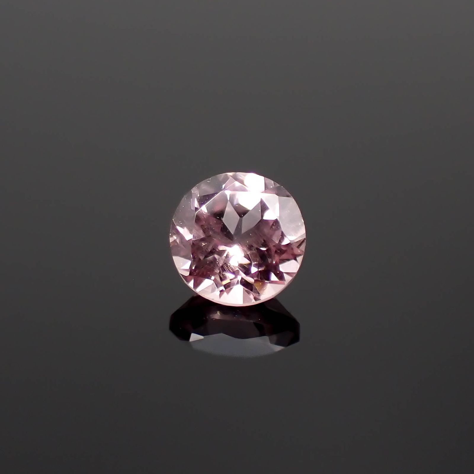 ドラゴンガーネット タンザニア産 0.64ct[230722959]5.1x5mm前後