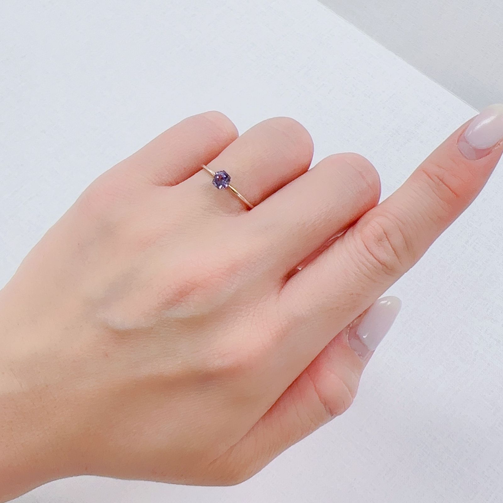 ◇ヘキサゴンカット◇パープルスピネル(宝石名スピネル)ビルマ/マダガスカル産 0.37ct 識別済[230220646]4.2x3.9mm前後