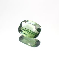 グリーンジルコン(宝石名ジルコン)スリランカ/コロンビア産 0.90ct 識別済[231124281]6.8x5.1mm前後
