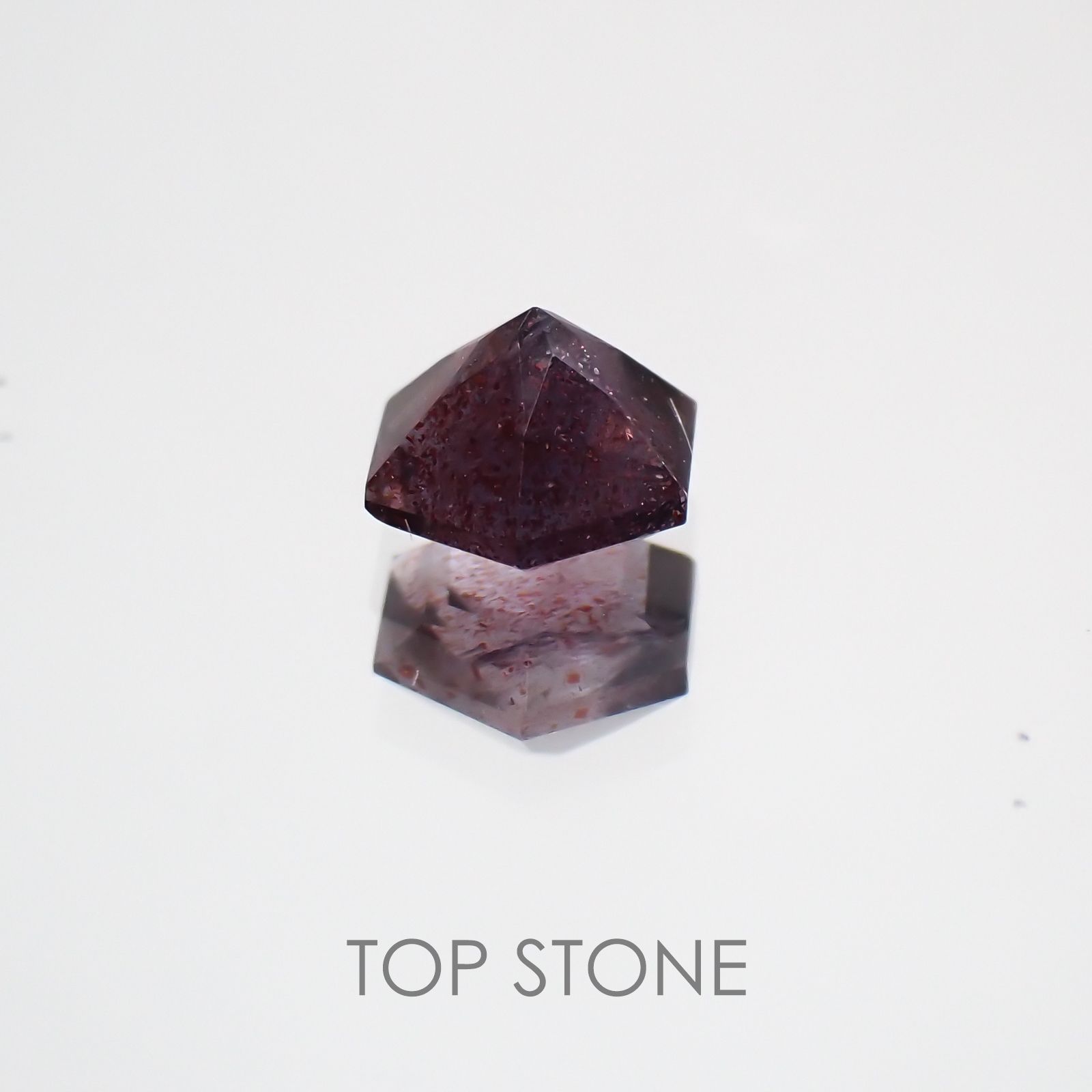 ◇ヘキサゴンカット◇ブラッドショットアイオライトSA インド産 ルース 0.28ct[210210084]4.1×4.1mm前後