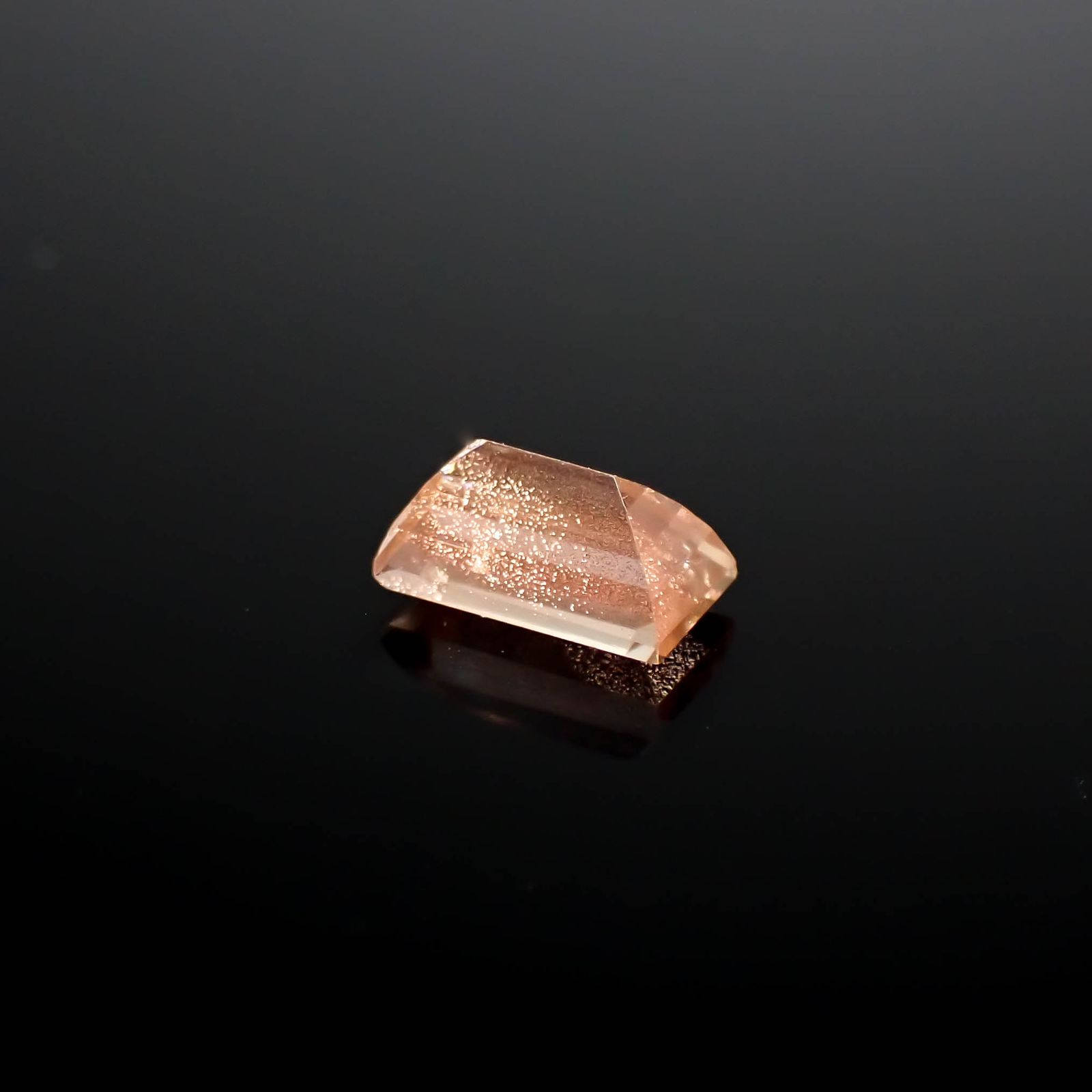 オレゴンサンストーン アメリカ・オレゴン州産 0.98ct[240627869]7.5x4mm前後
