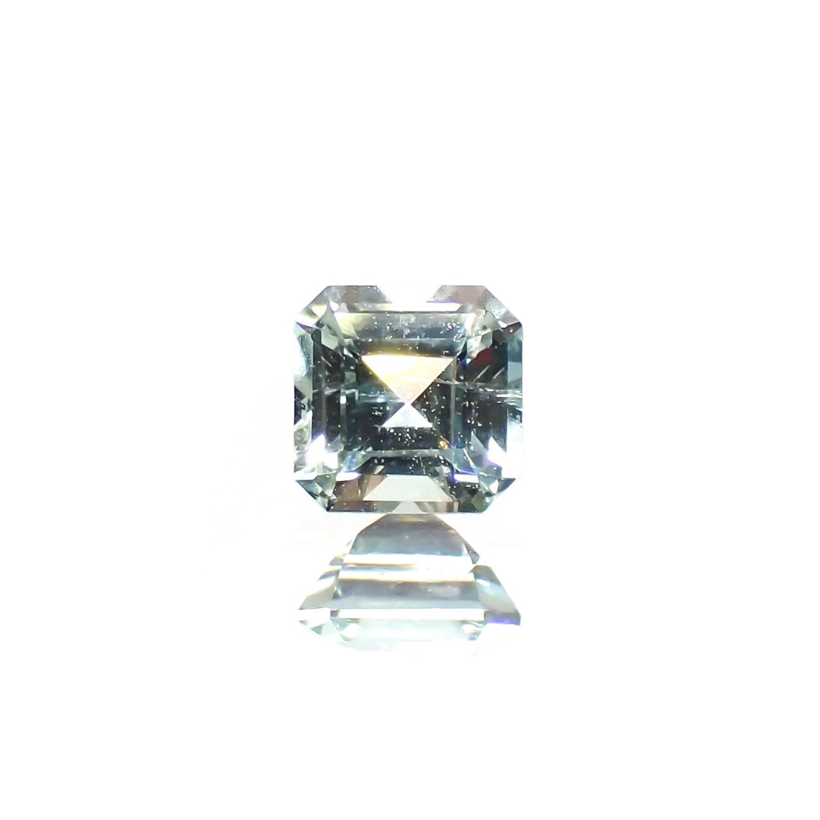 バナジウムコーネルピン(宝石名コーネルピン)タンザニア・タンガ州産 識別済 0.30ct / 3.7x3.6mm前後 [220115630]