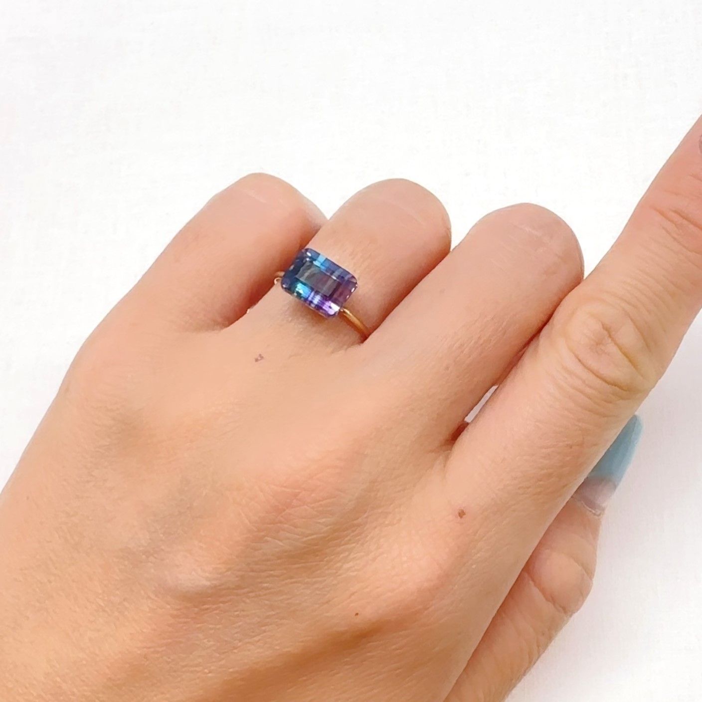 パーティカラーフローライト フルオレッセンス ブラジル産 3.30ct[240828646]8.9x6.9mm前後