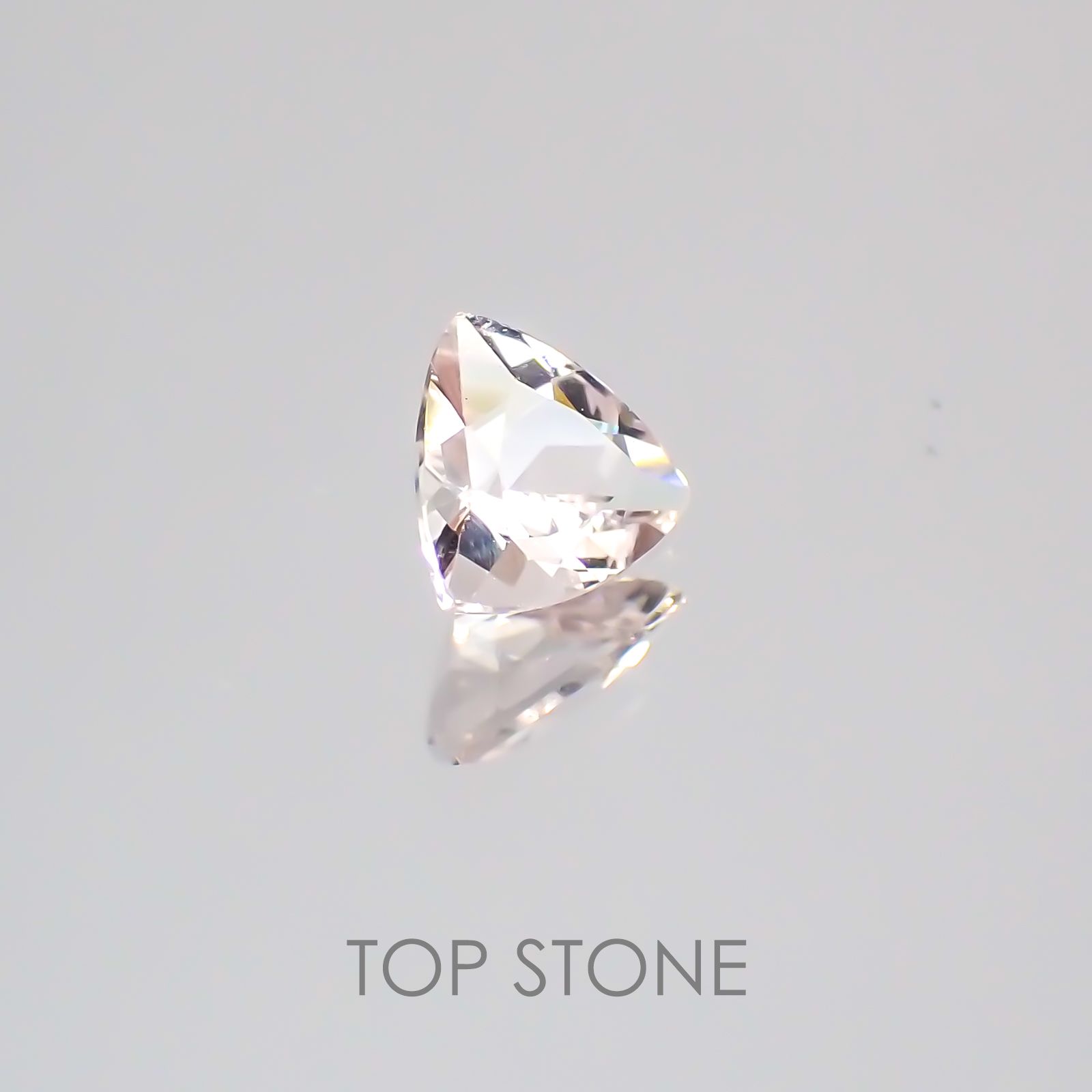 モルガナイト(宝石名モルガナイト) ナイジェリア産 0.33ct 識別済[20128570]5×5.2mm前後